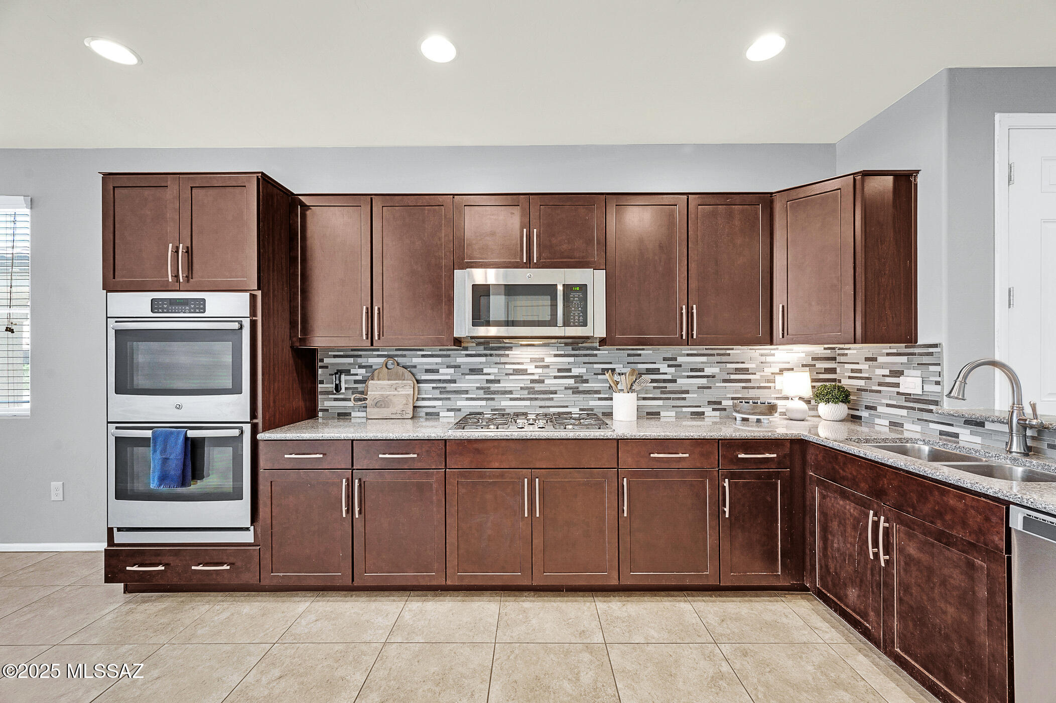 Interstate 10 and Kolb Road - Residential