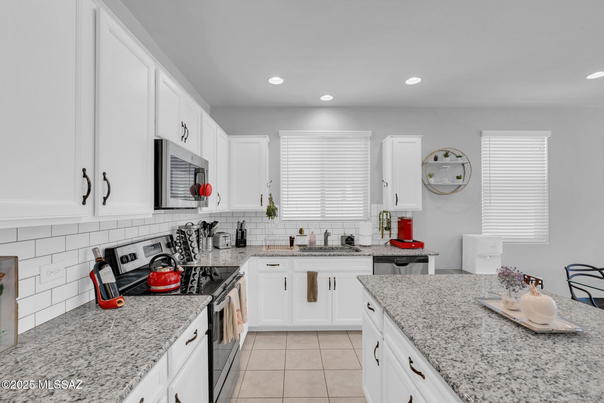 6556 E Via Arroyo Azul