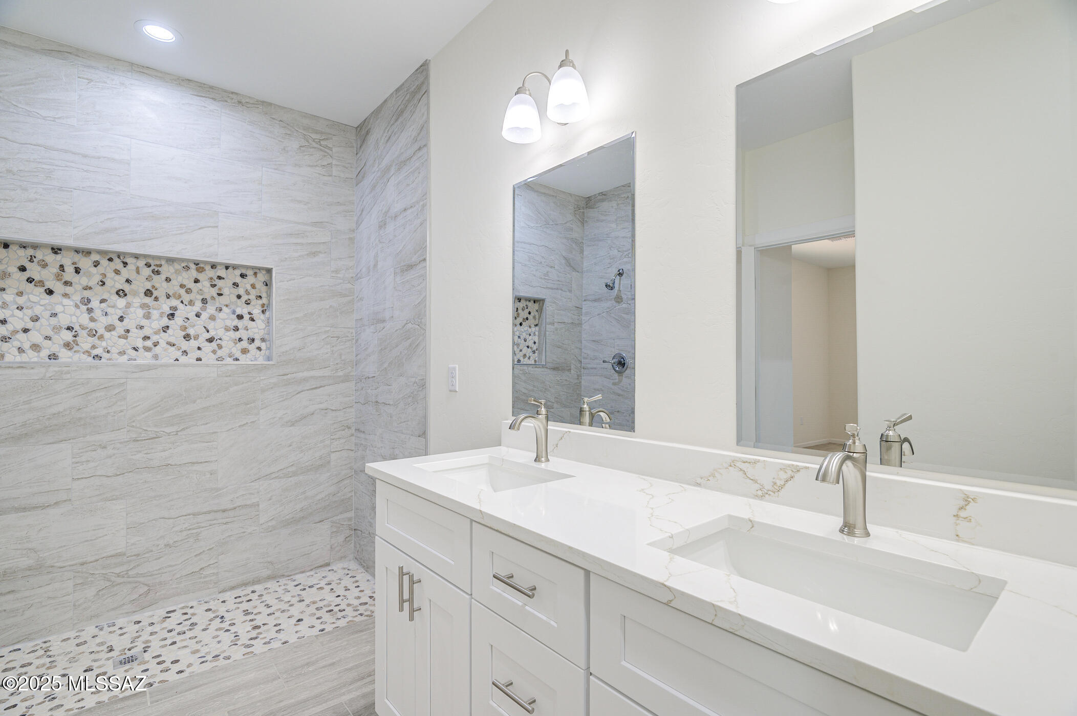 New Tucson Unit NO. 4 (1-203) - Residential