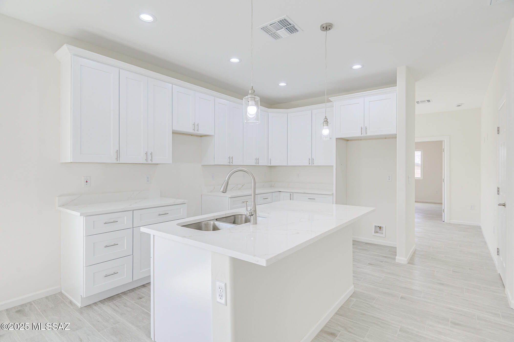 New Tucson Unit NO. 4 (1-203) - Residential