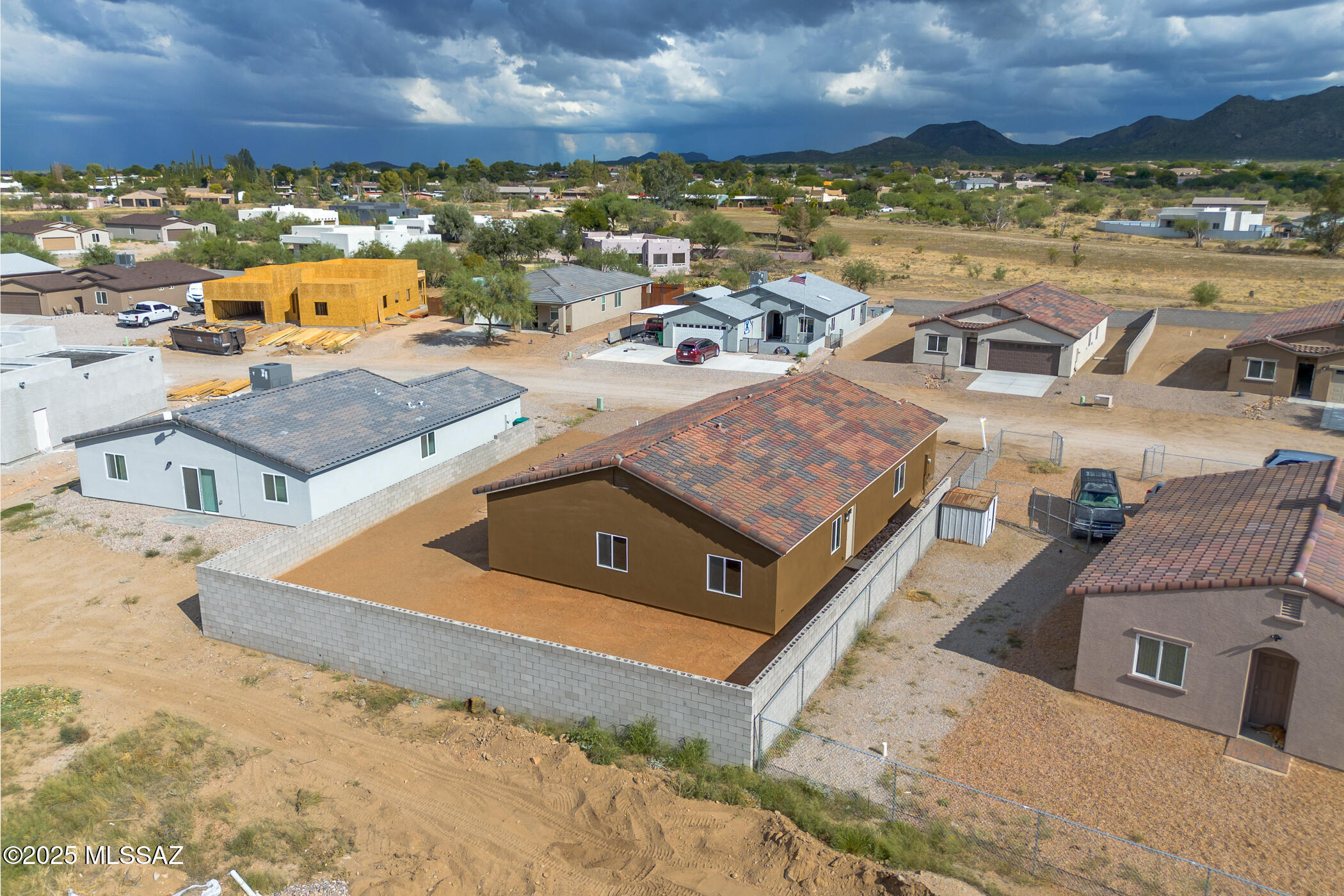 New Tucson Unit NO. 4 (1-203) - Residential