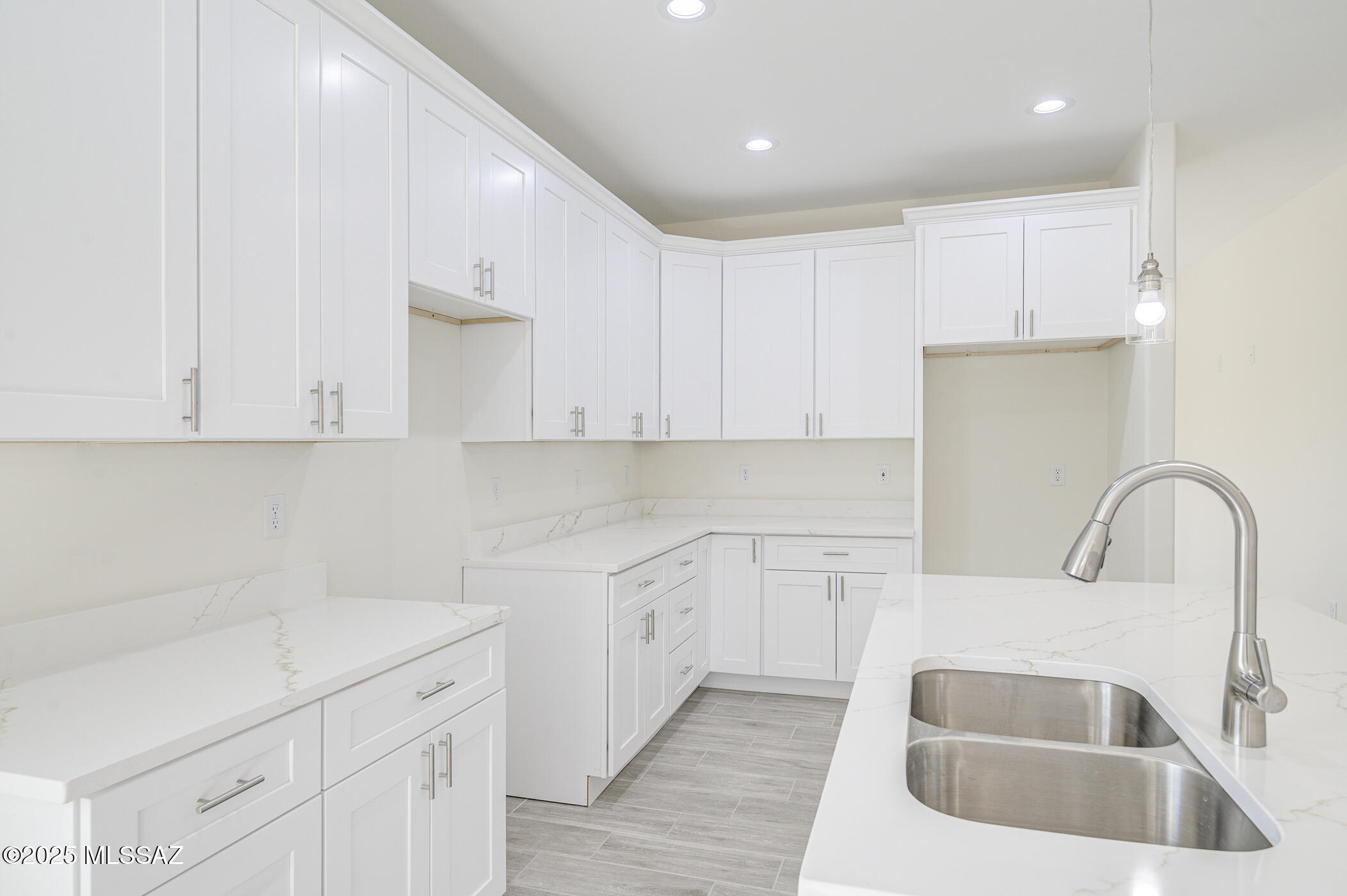 New Tucson Unit NO. 4 (1-203) - Residential