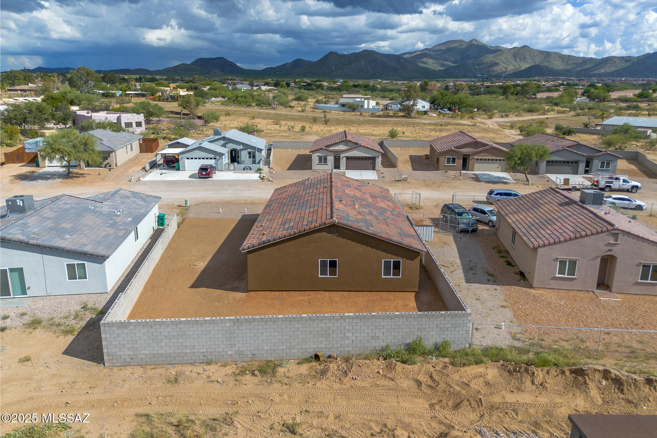 New Tucson Unit NO. 4 (1-203) - Residential