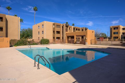 Photo of 1810 E Blacklidge Drive #322, Tucson, AZ 85719 (MLS # 22607262)