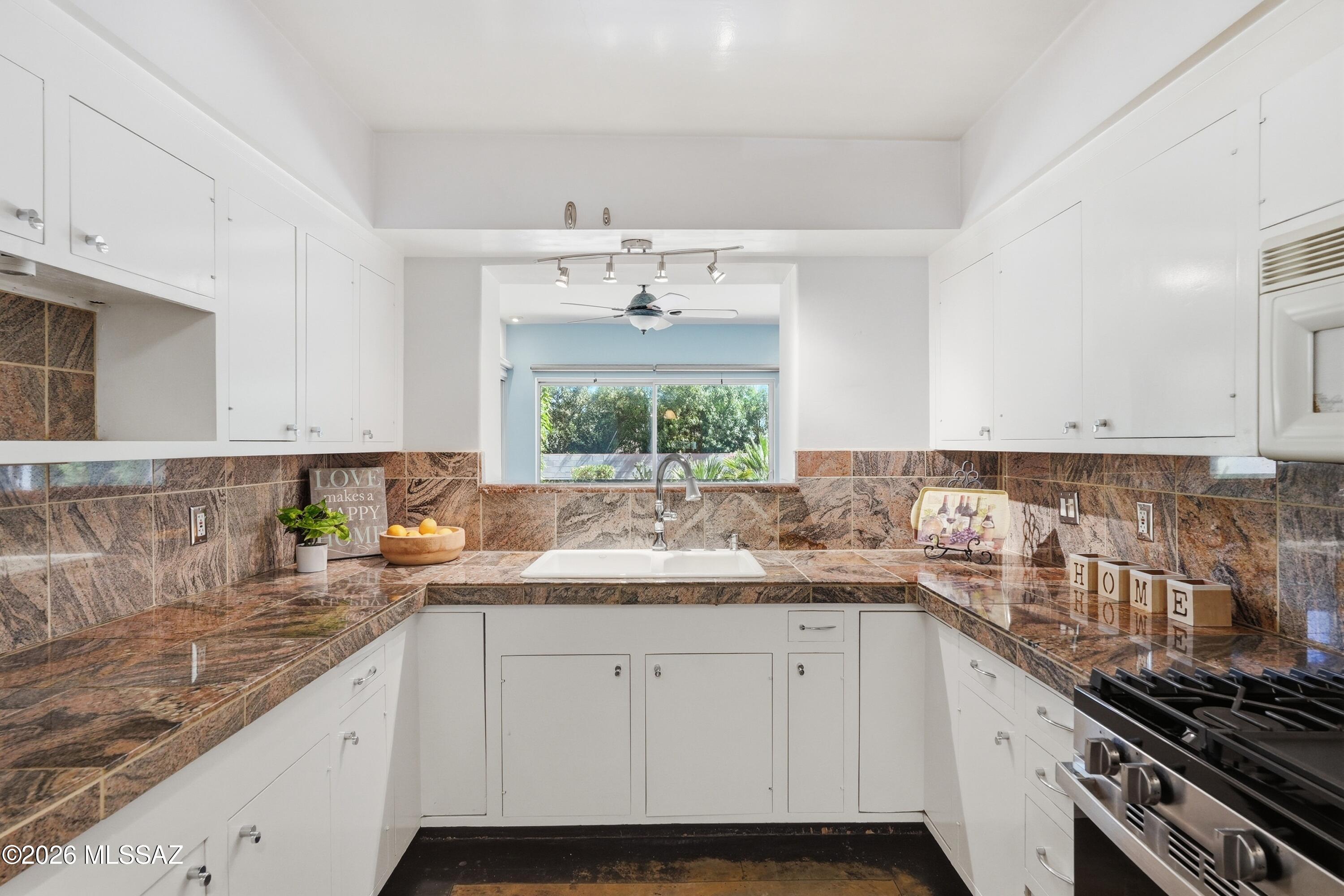 El Montevideo Estates - Residential