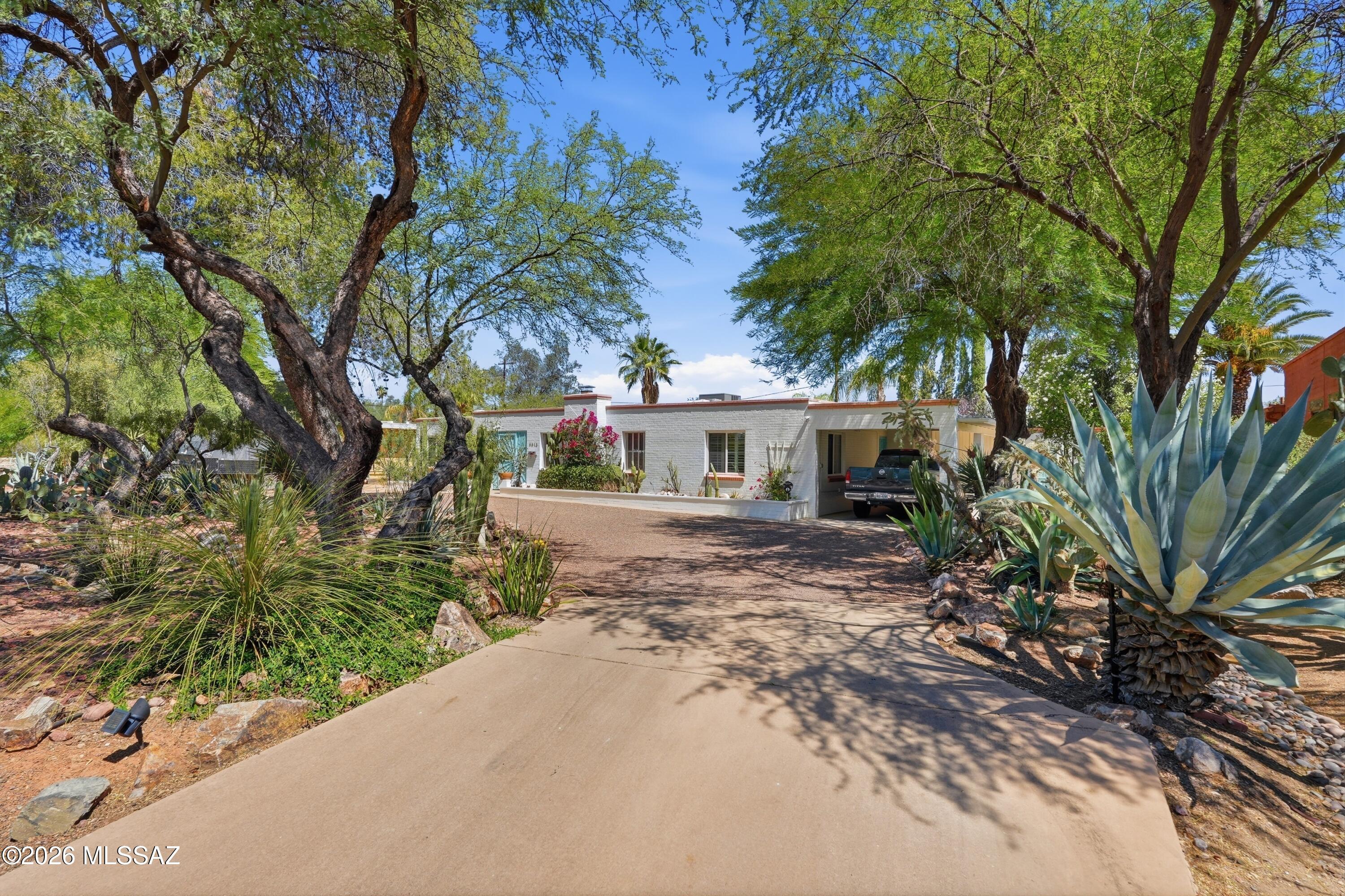 El Montevideo Estates - Residential