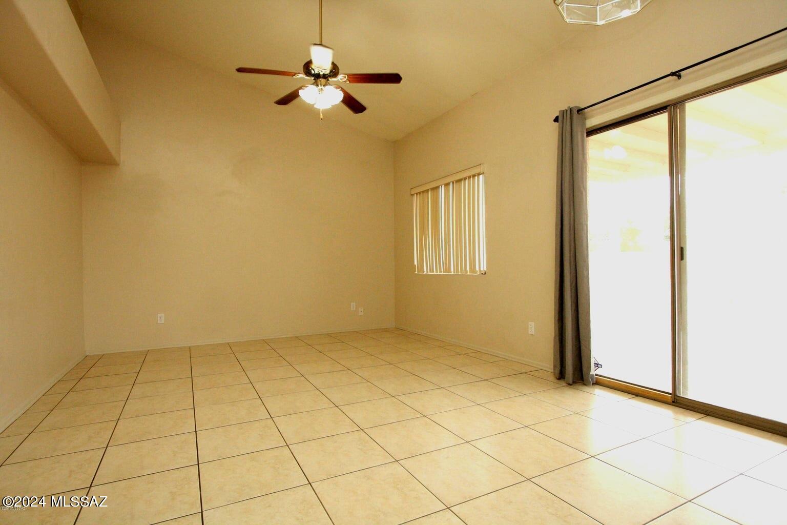 Las Lindas(1-76) - Residential Lease
