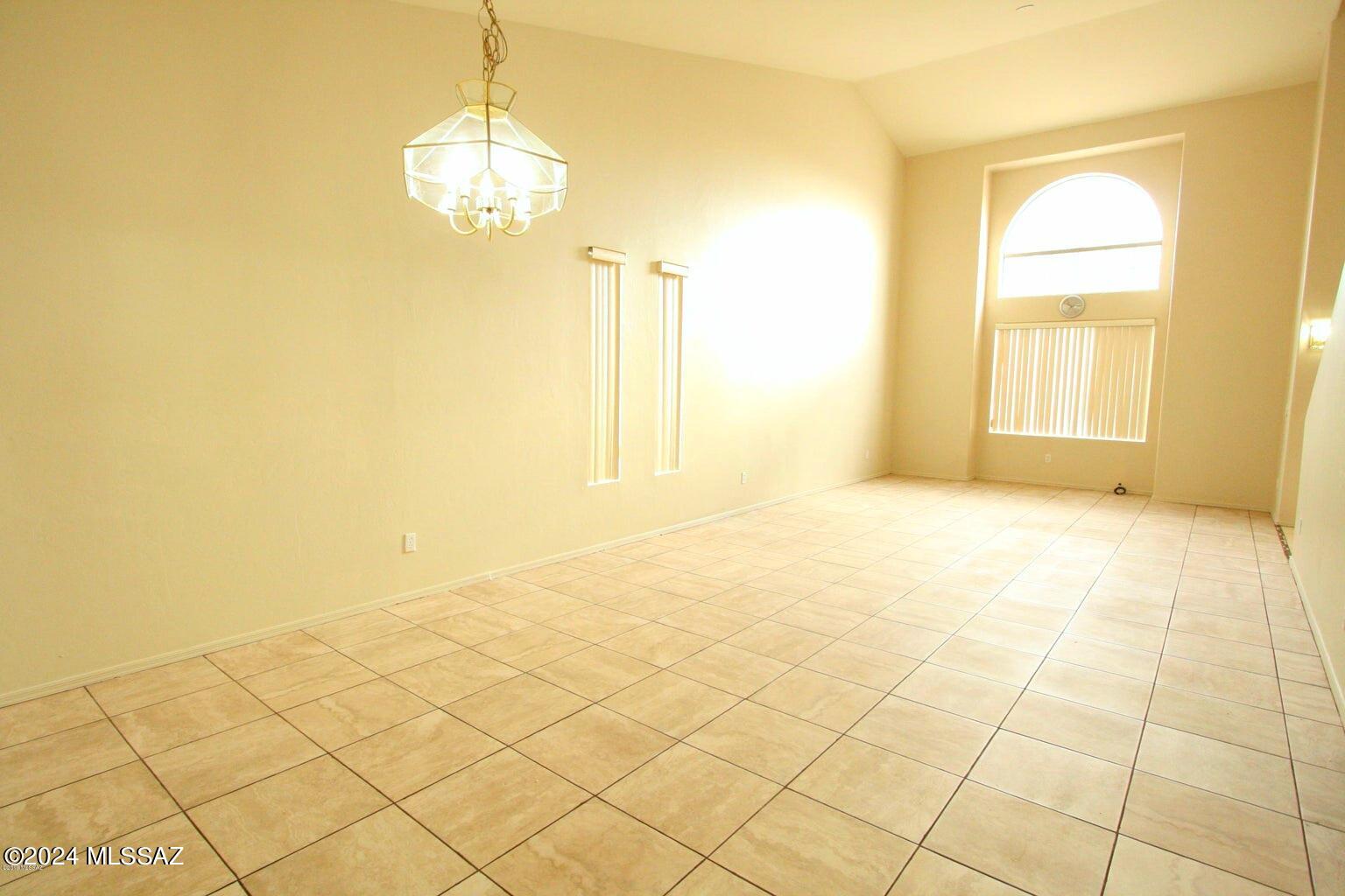 Las Lindas(1-76) - Residential Lease