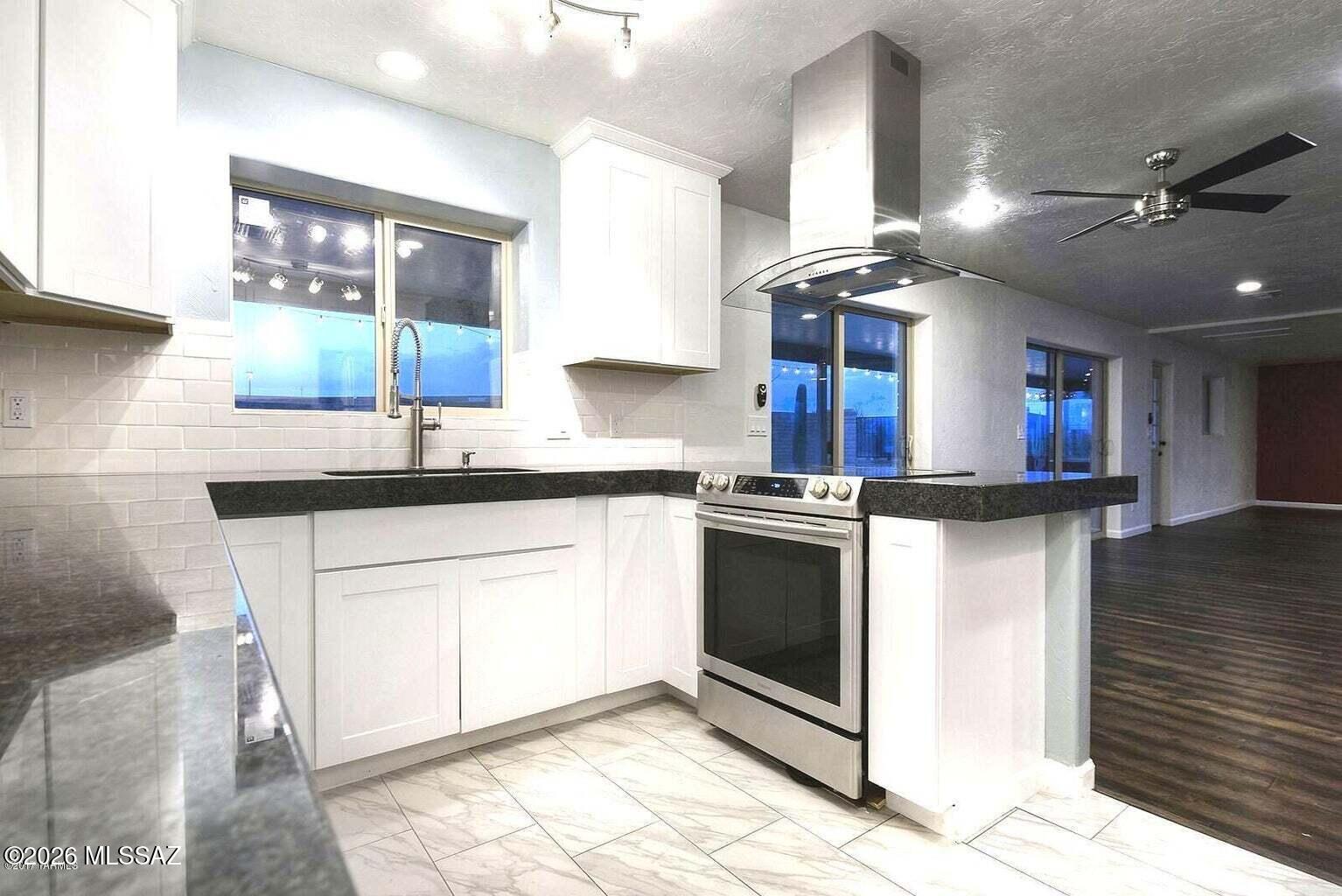 6348 N Calle De Ona