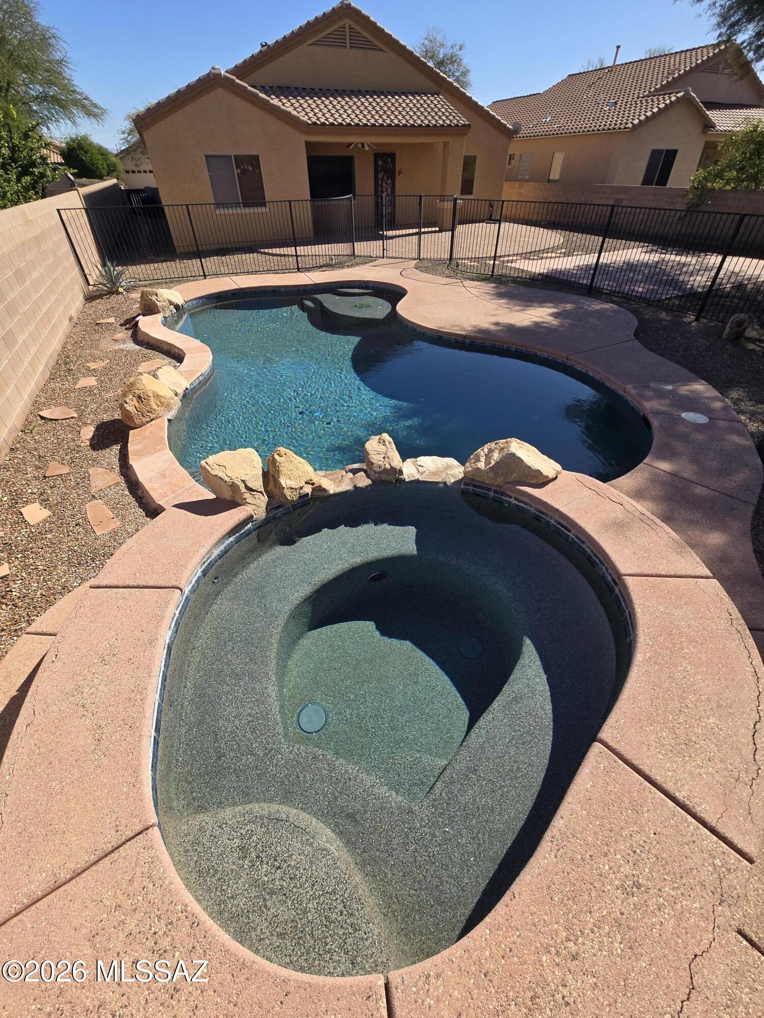 Continental Reserve Blk. 1 & 7 (1-61) - Residential