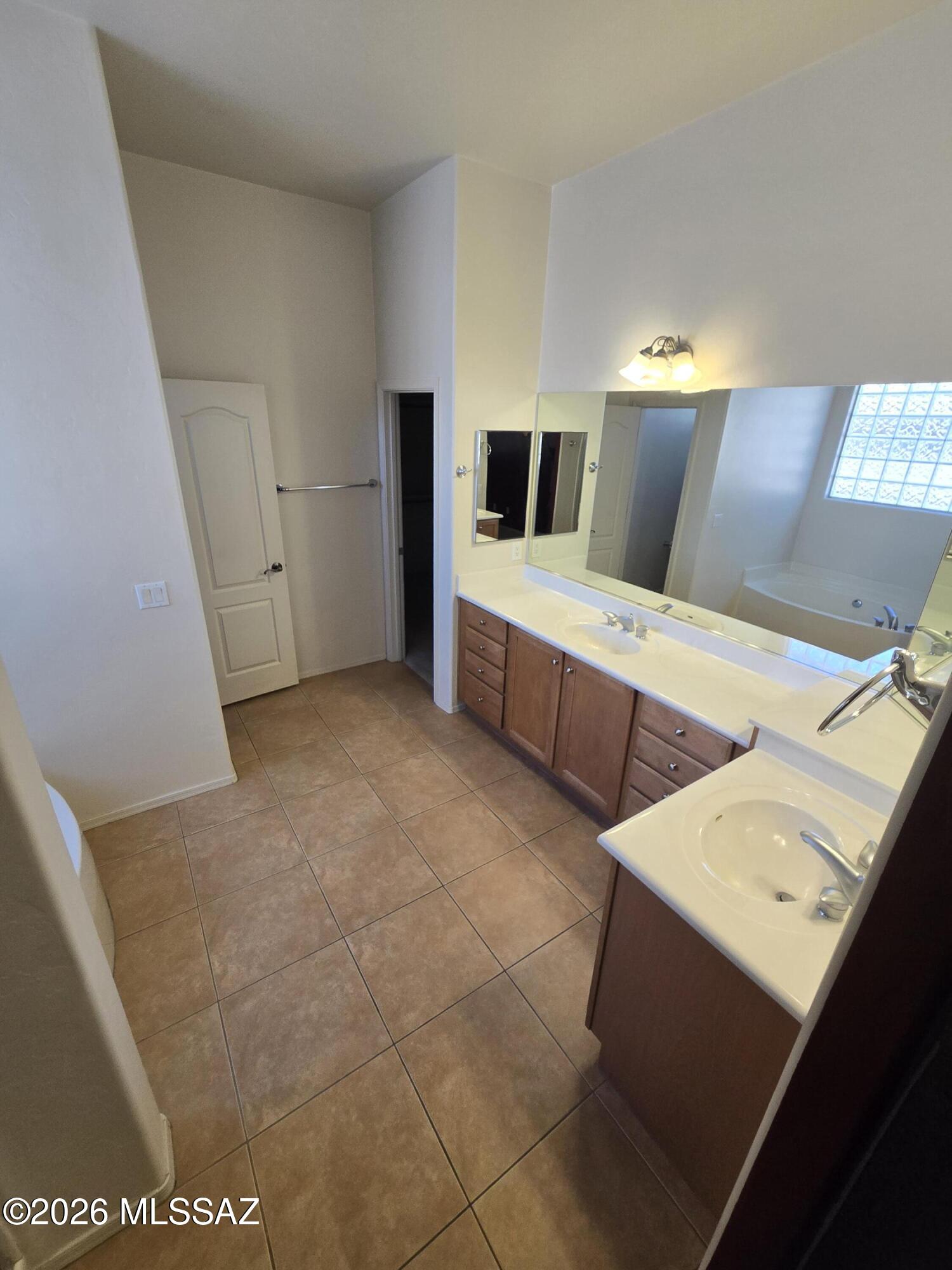 Continental Reserve Blk. 1 & 7 (1-61) - Residential