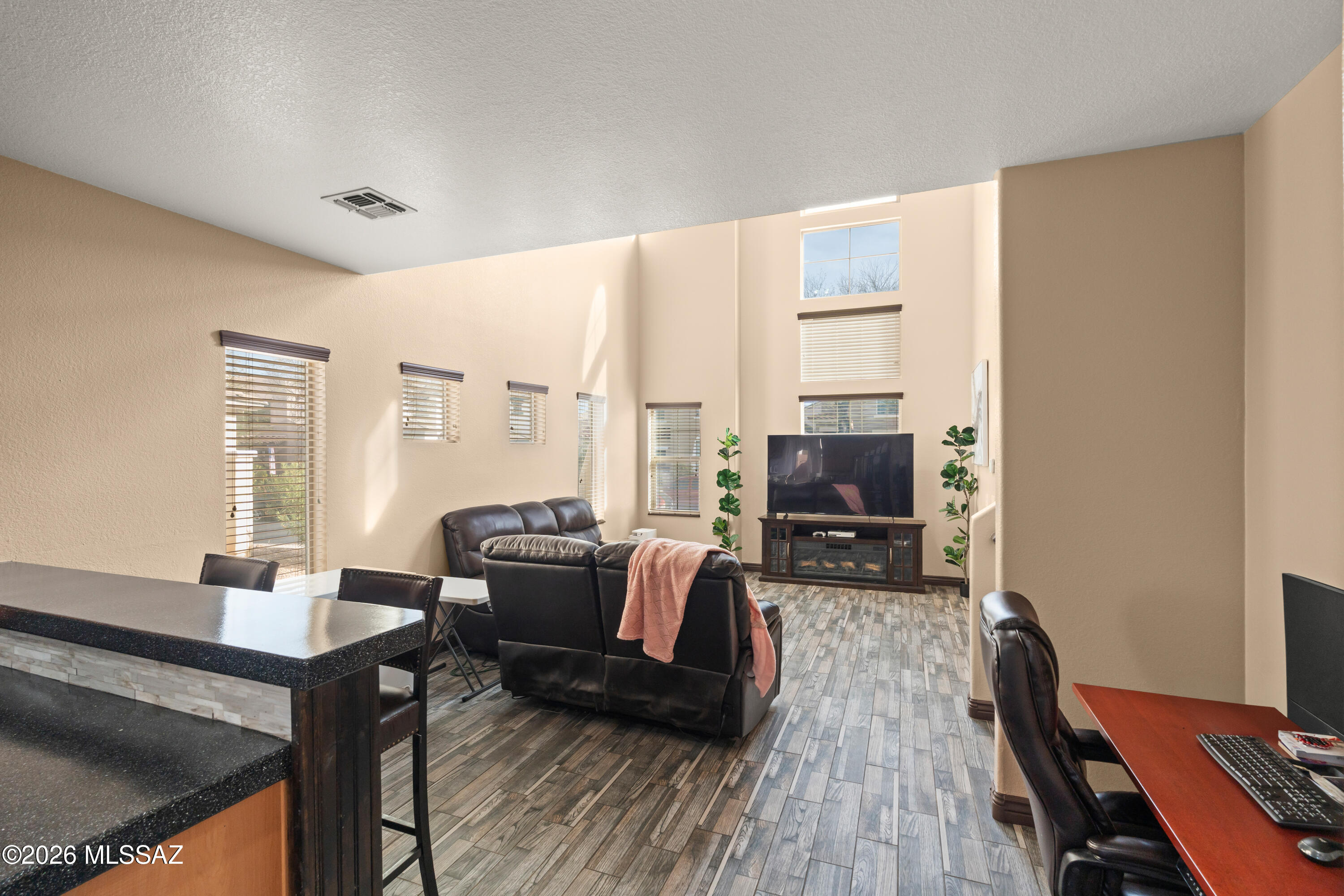 Presidio De Cancion (1-200) - Residential