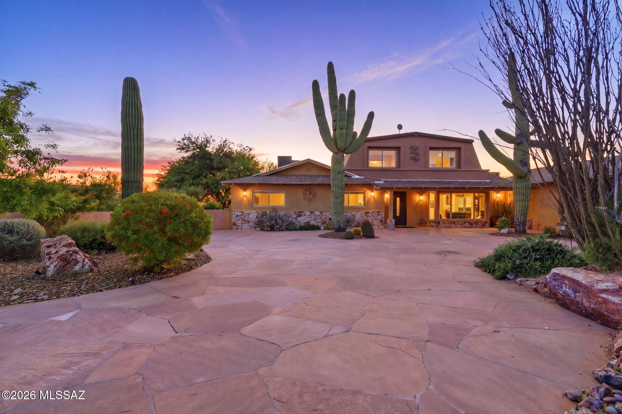 7350 S Cactus Thorn Lane