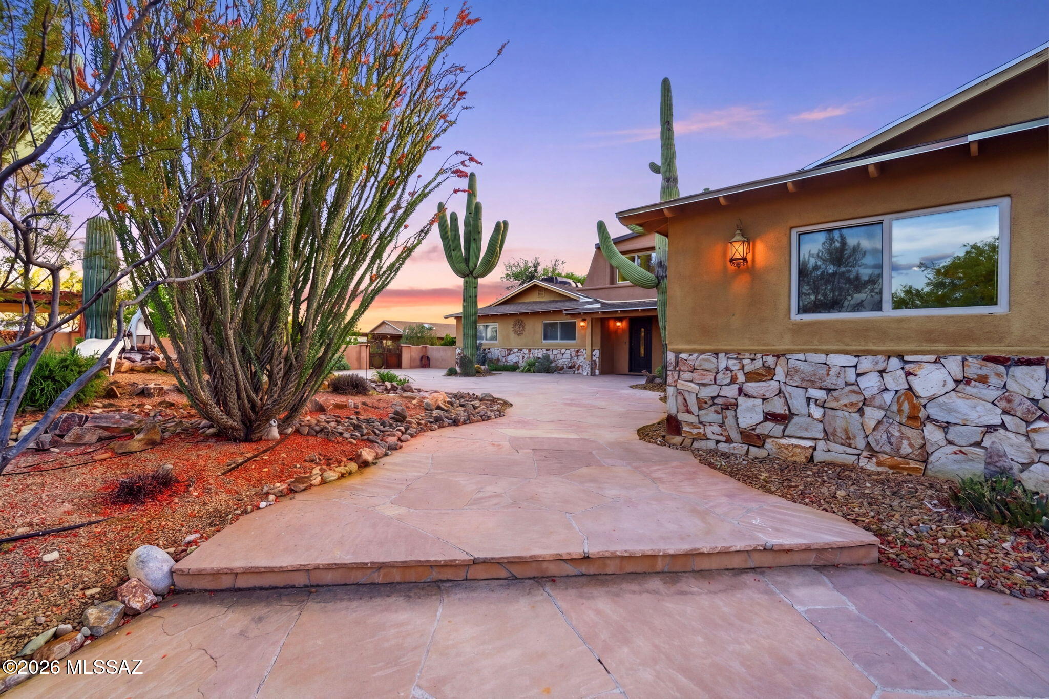 7350 S Cactus Thorn Lane