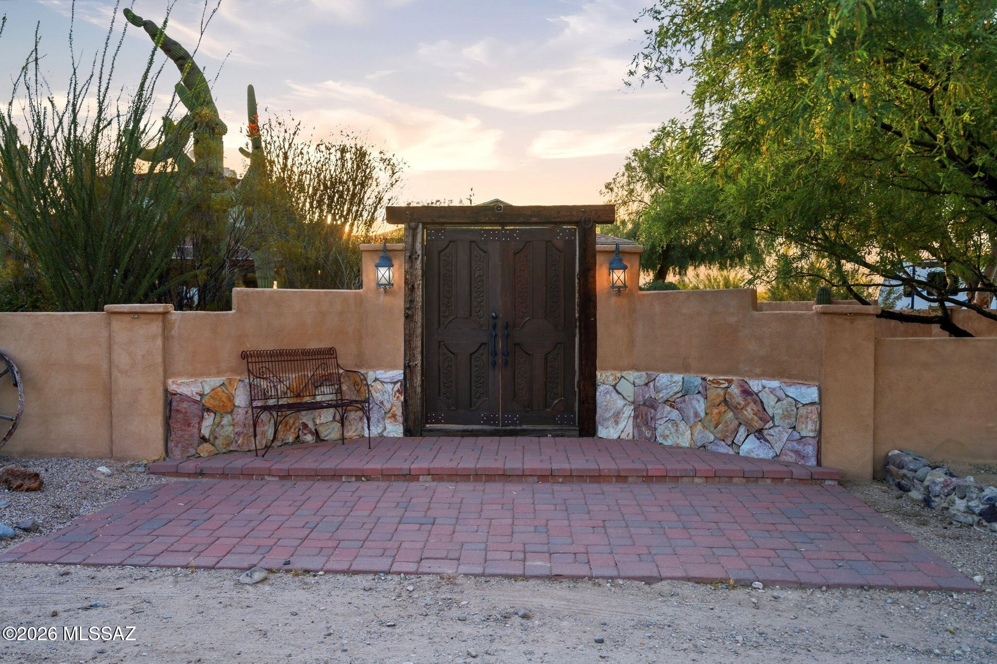 7350 S Cactus Thorn Lane