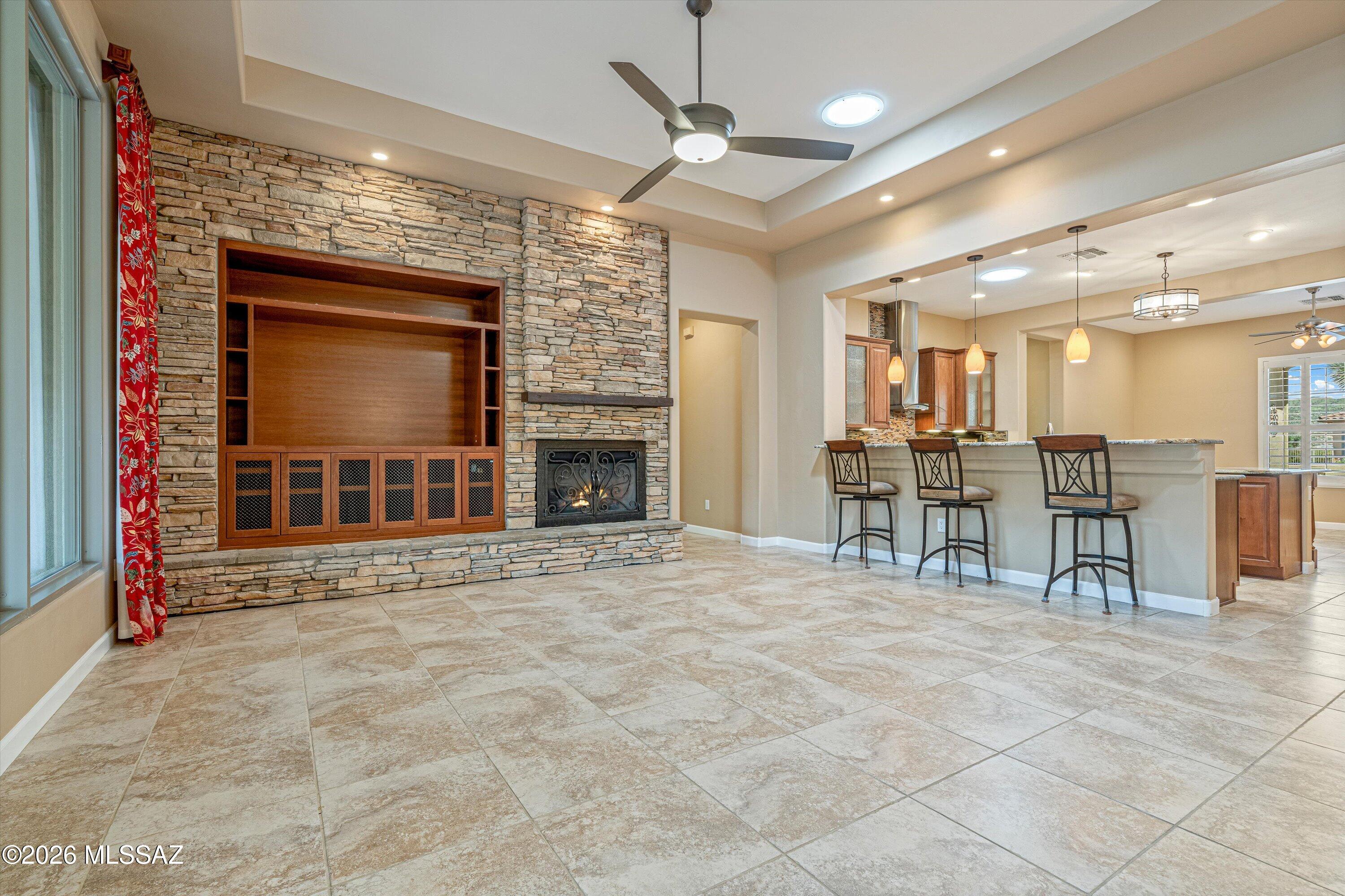 36220 S Desert Sun Drive