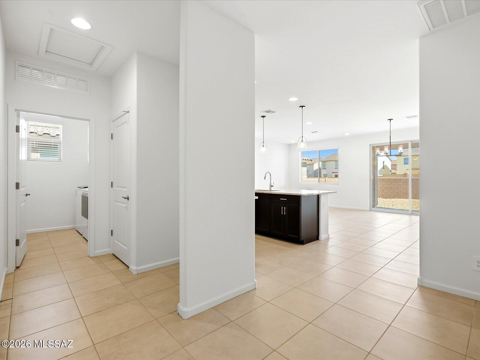 Entranda Del Toro - Residential