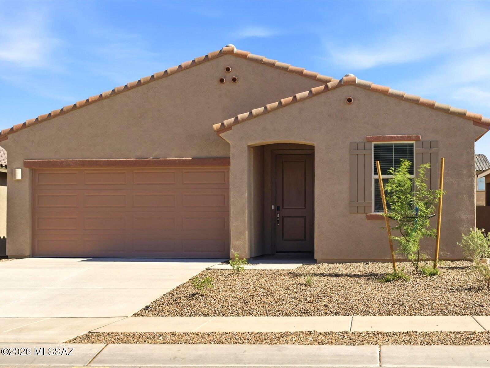 Entranda Del Toro - Residential