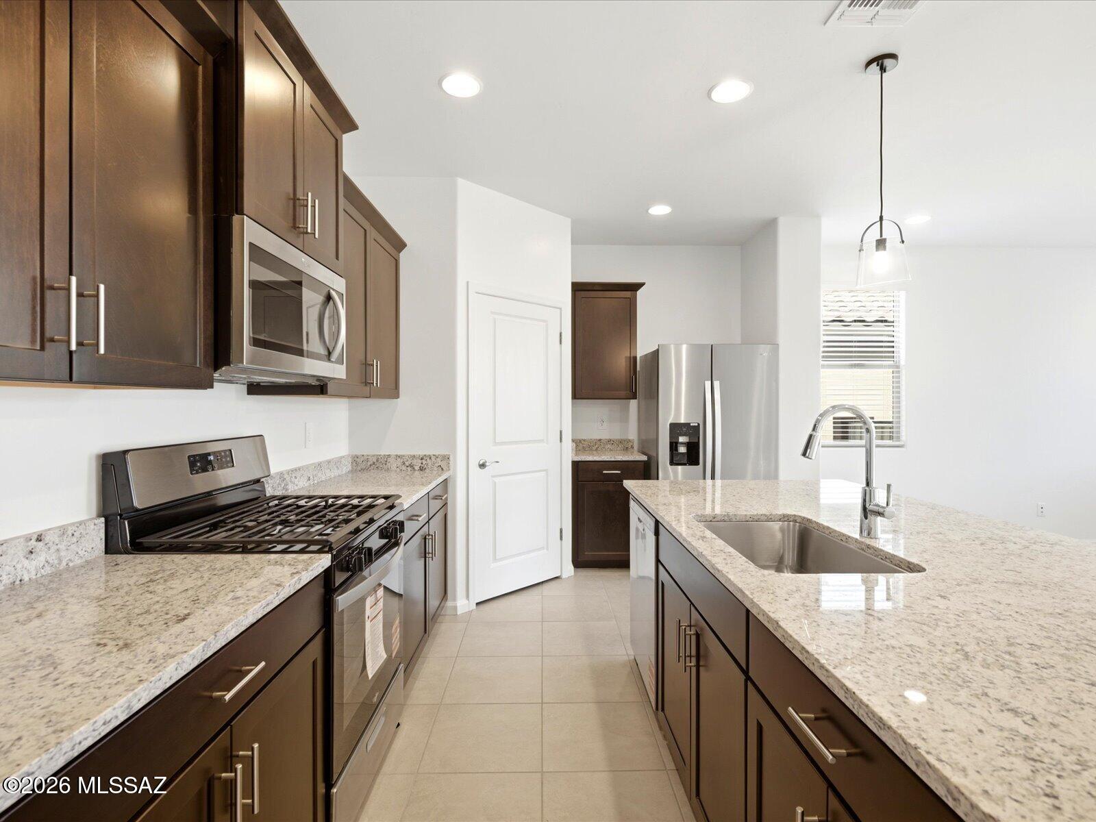 Entranda Del Toro - Residential