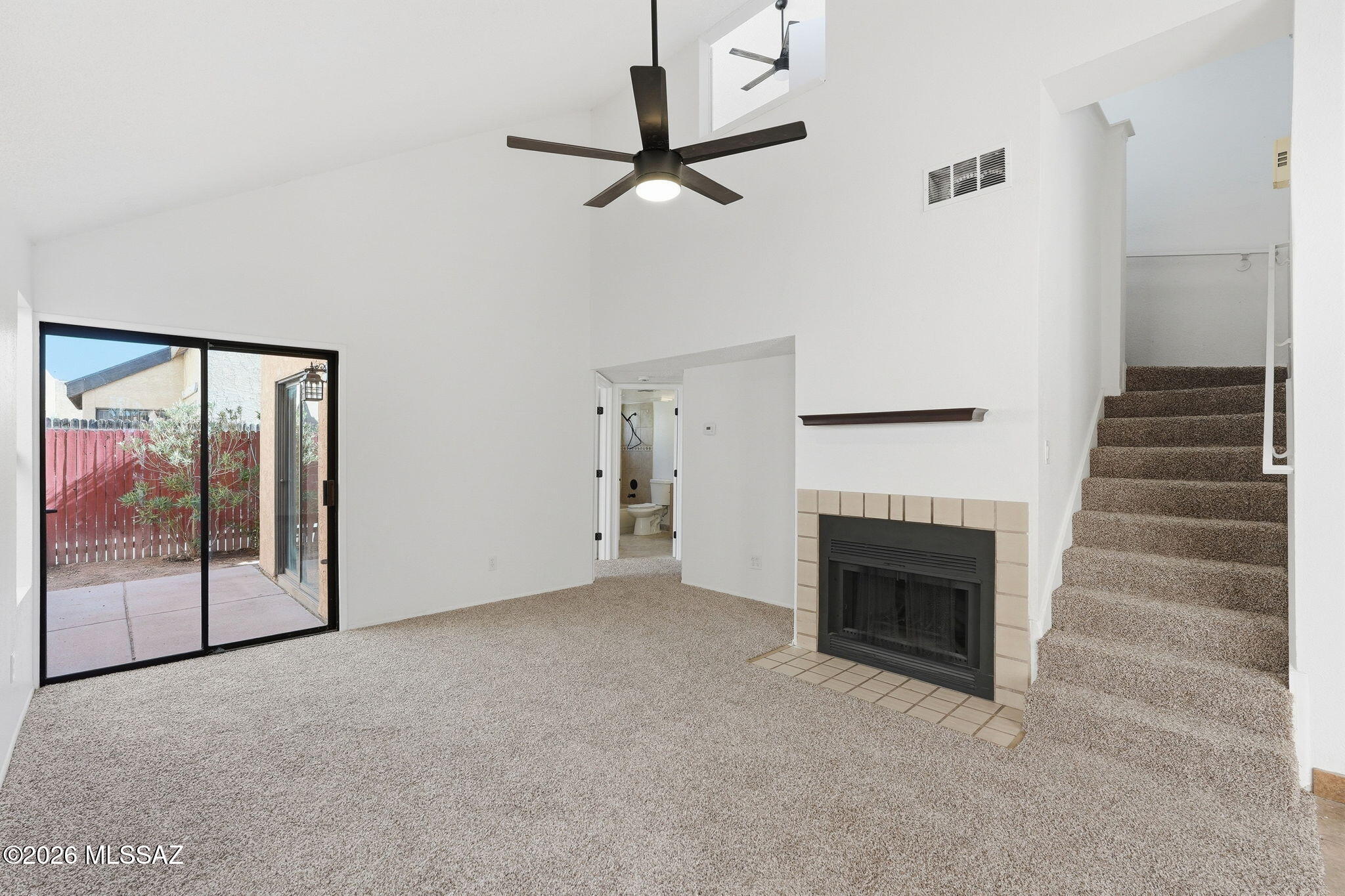 1421 W Calle Plomo