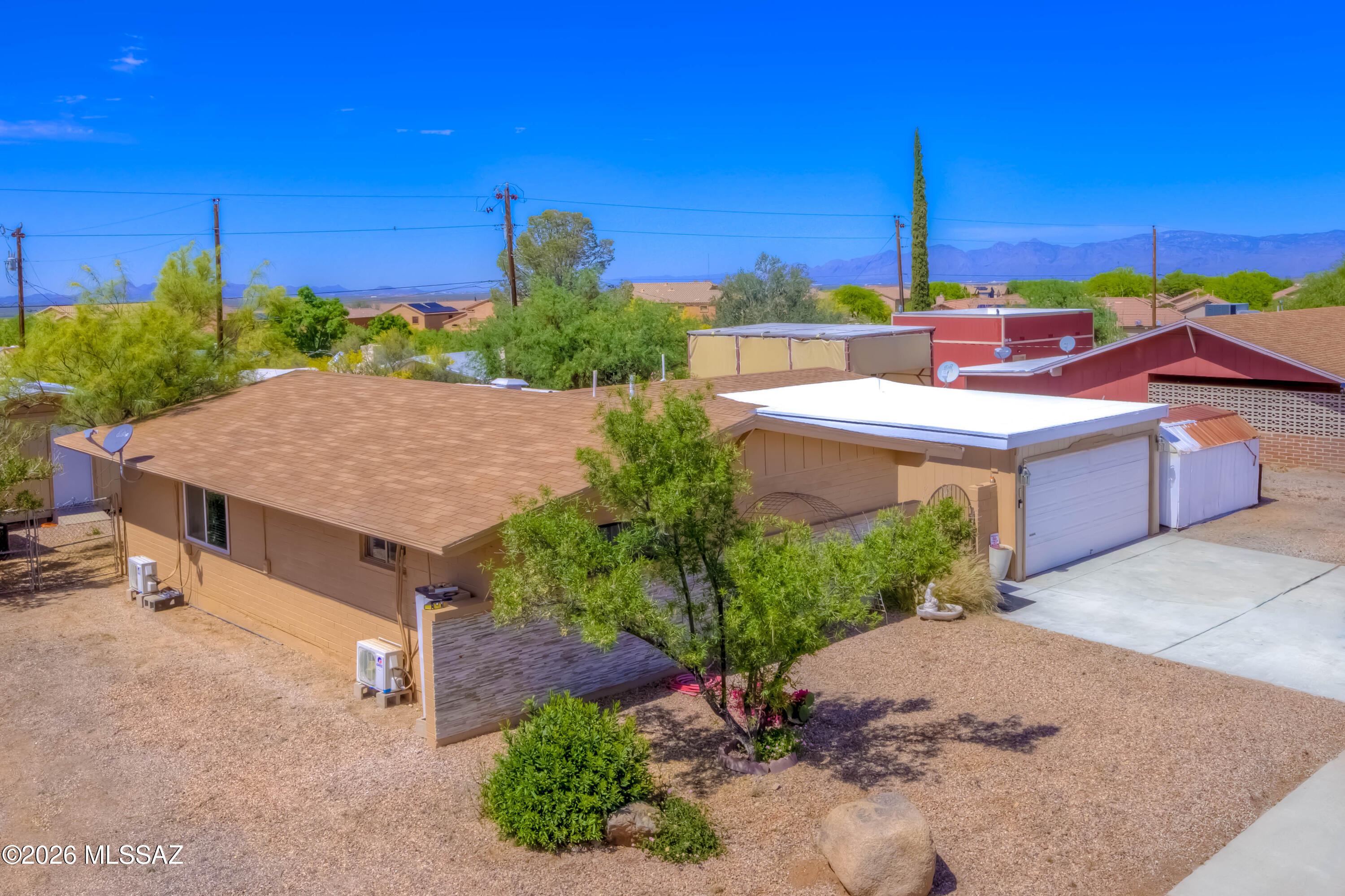 406 S Holcomb Circle