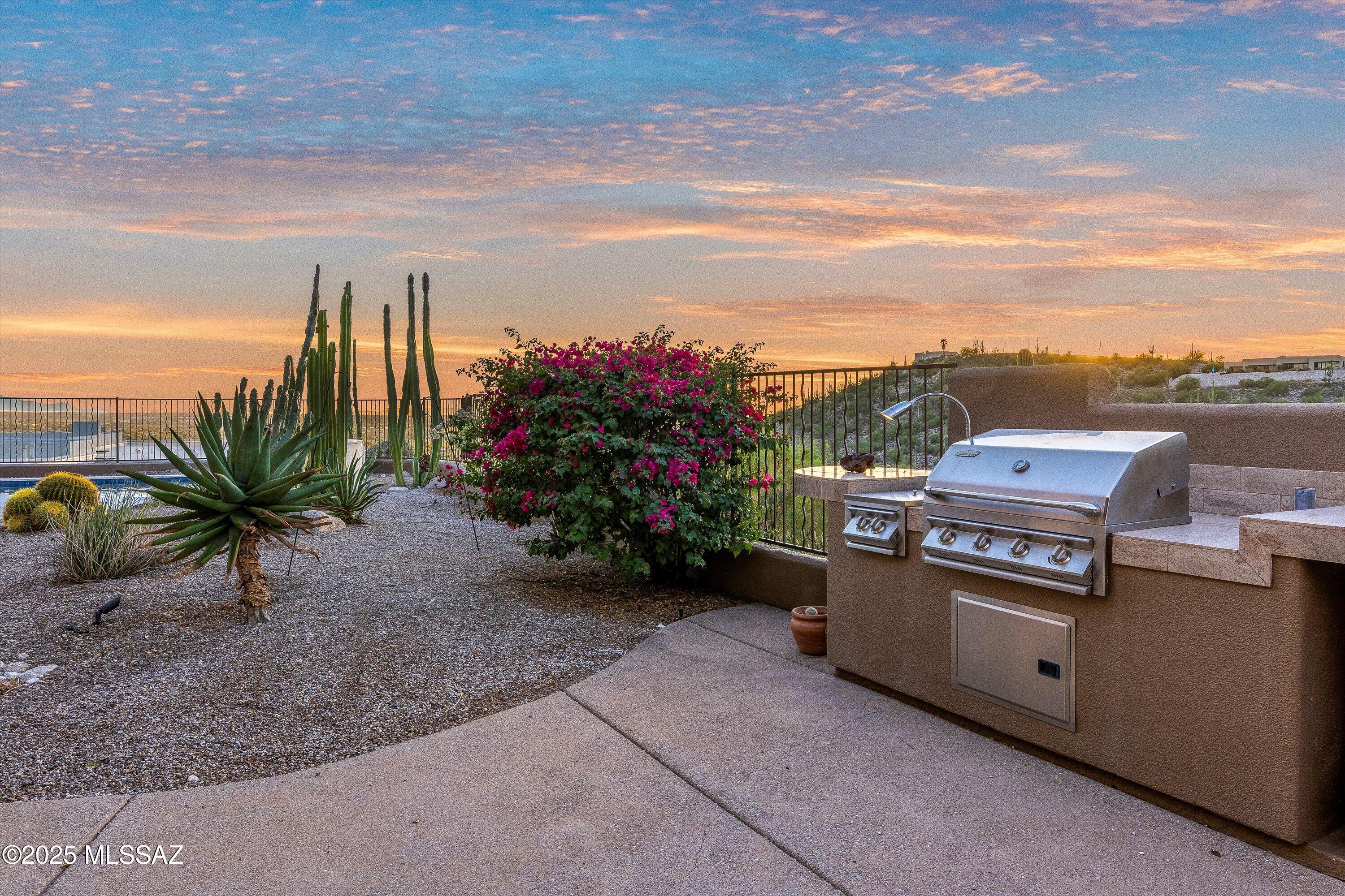 Sabino Mountain (1-290) - Residential