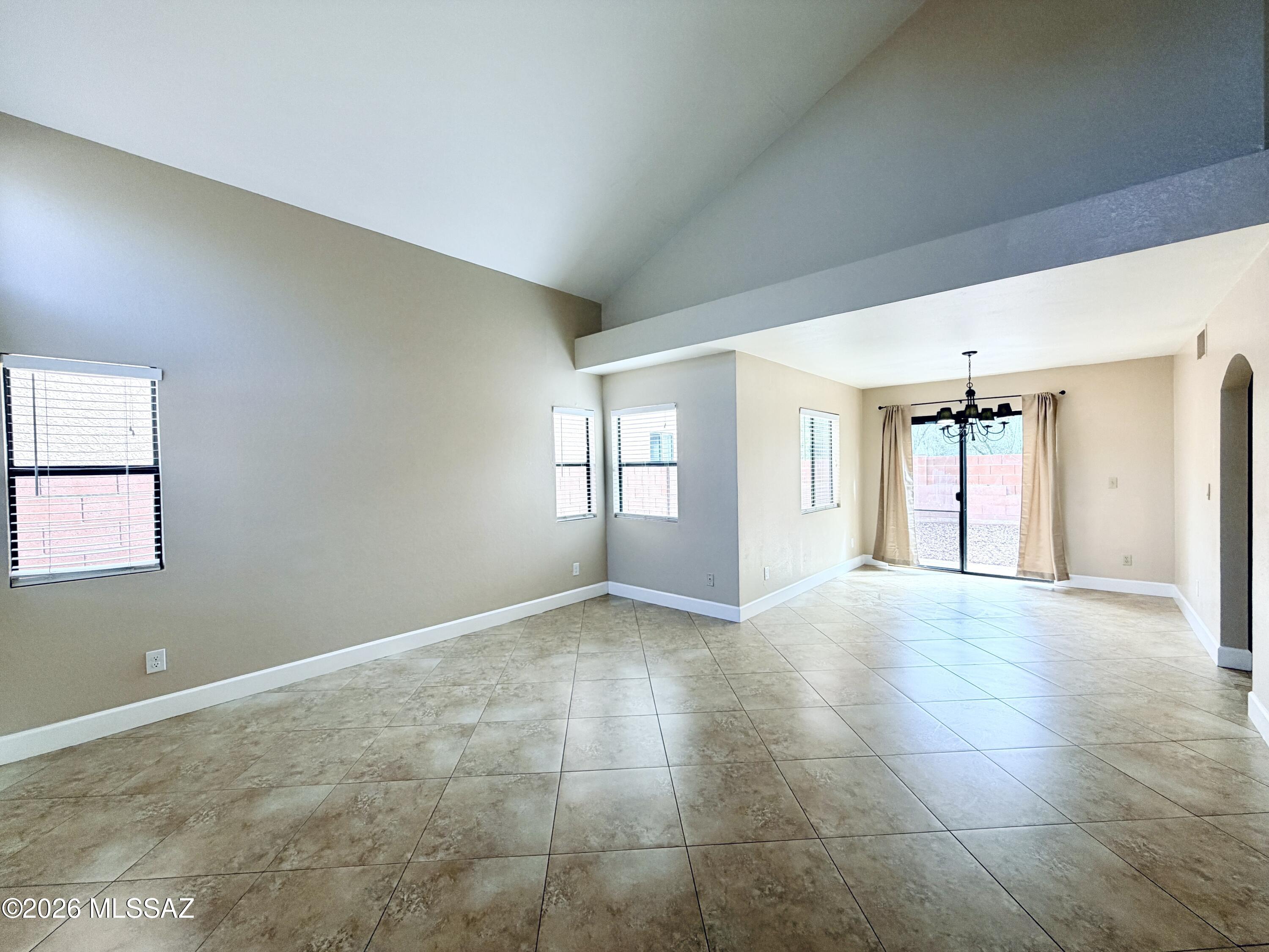 10480 N Fair Mountain Drive