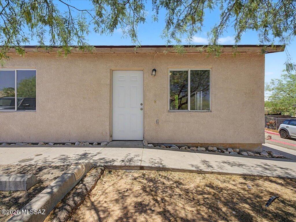 81 E Laguna Street