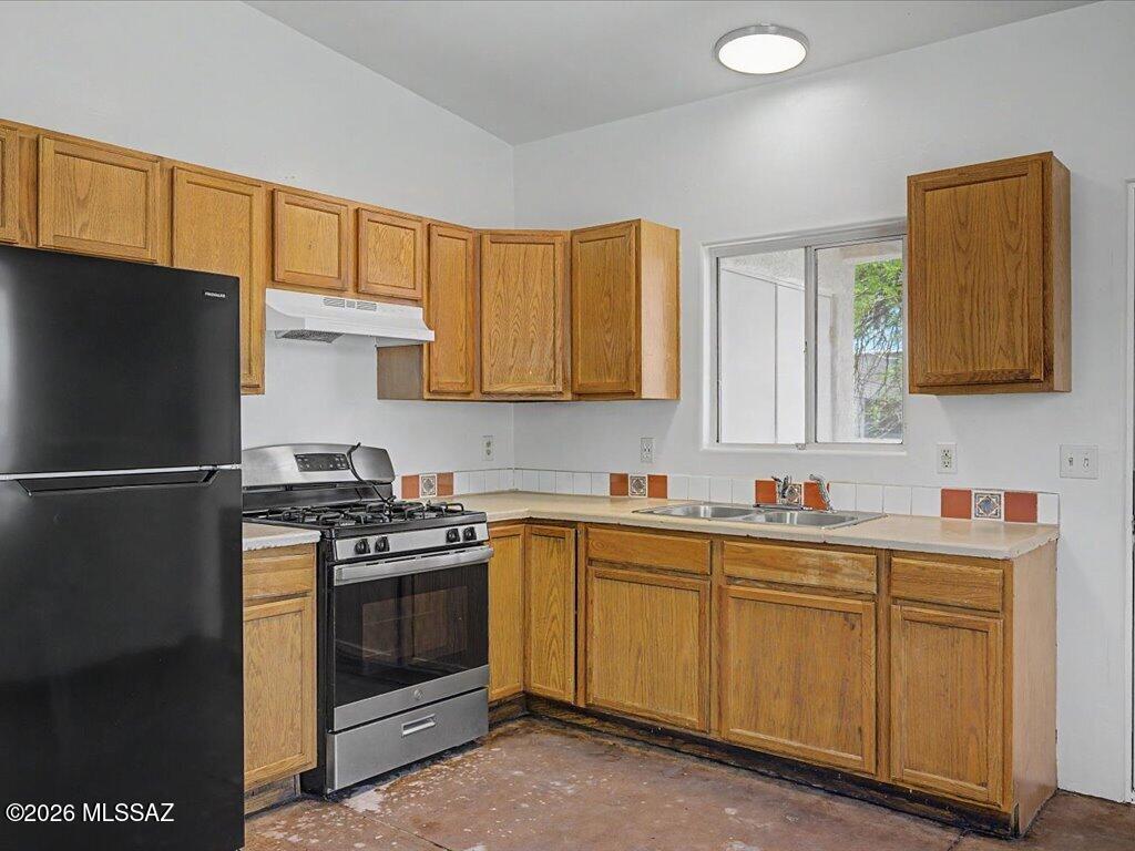 81 E Laguna Street
