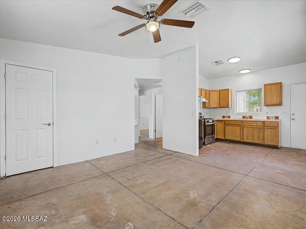 81 E Laguna Street