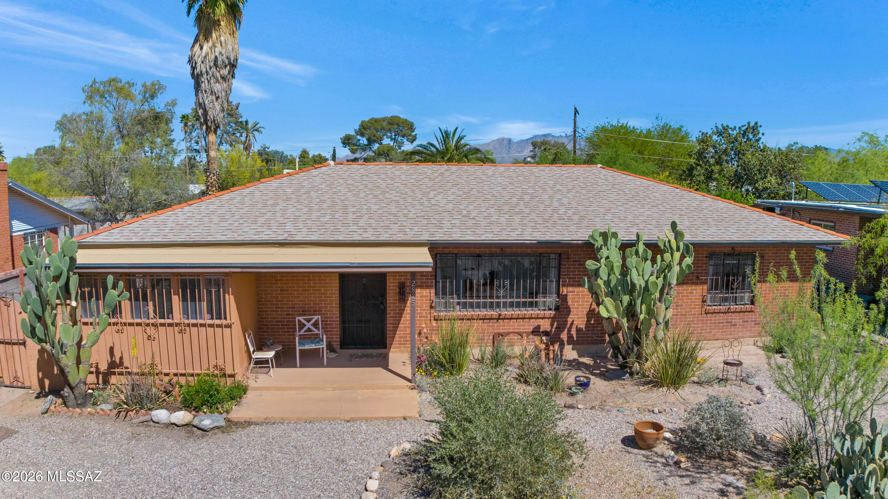 2825 E Arroyo Chico