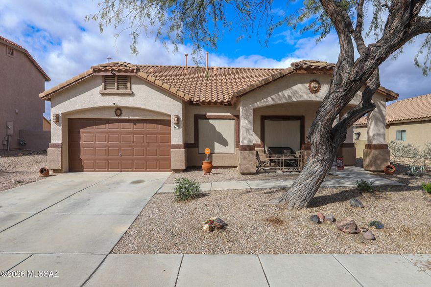 Step into this exceptional 3-bedroom, 2-bath home with a versatile, multi-purpose den, ideal as a fourth bedroom or a stylish home office. Designed with both comfort and entertaining in mind, the expansive great room connects seamlessly to a well-appointed kitchen featuring newer appliances and an inviting open layout that's perfect for hosting and everyday living.
Notable upgrades include solar to help keep electric bills low, a reverse osmosis water system, a new AC installed in 2021, and a water heater installed in 2024. The 2-car garage with epoxy-coated floors adds both function and a clean, finished look, while recent interior and exterior paint enhances the home's move-in-ready appeal.
Set in a prime location close to shopping and dining, this property is further complemented by stunning mountain views, offering a lifestyle that blends efficiency, elegance, and everyday convenience.
