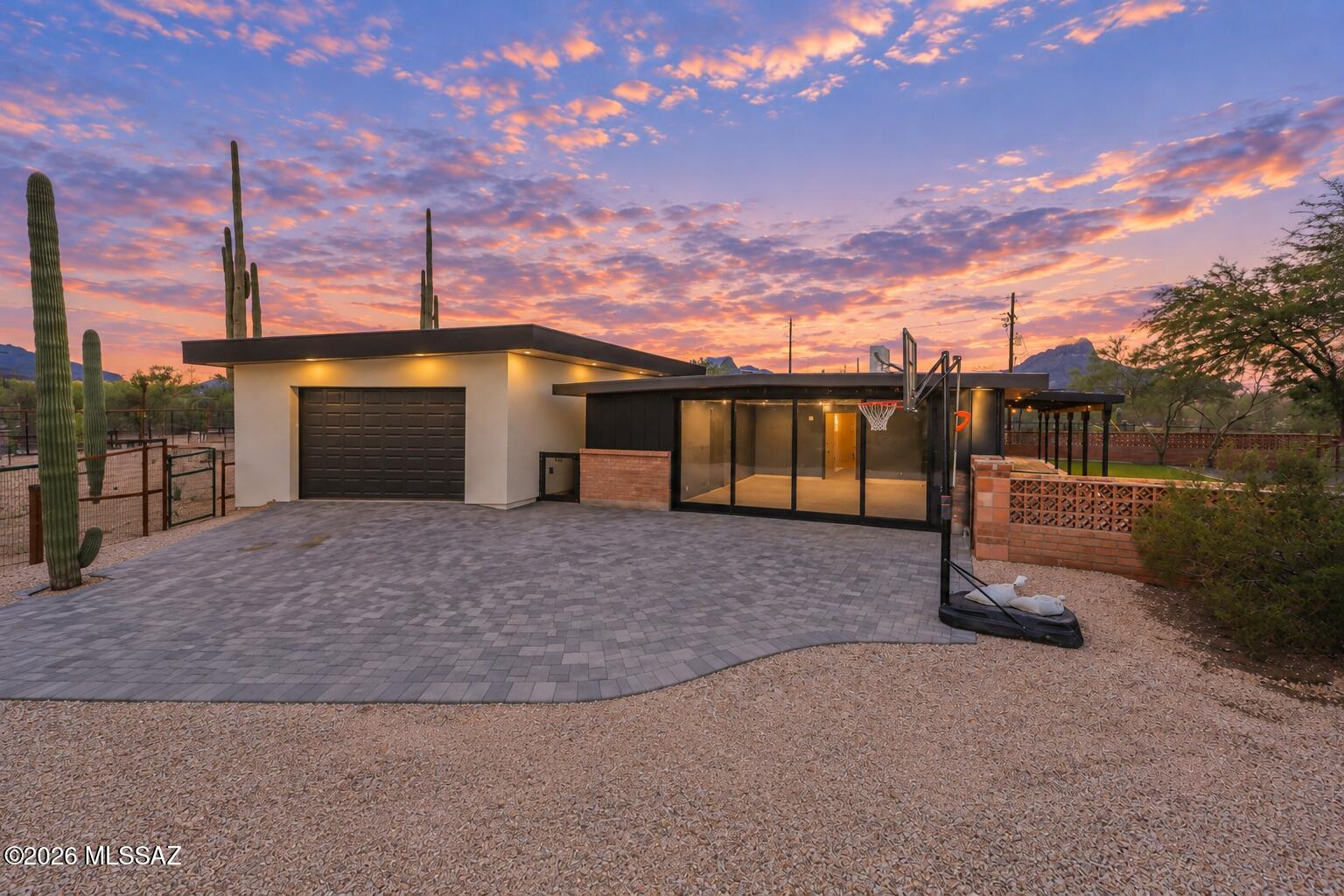 6760 W Ina Road