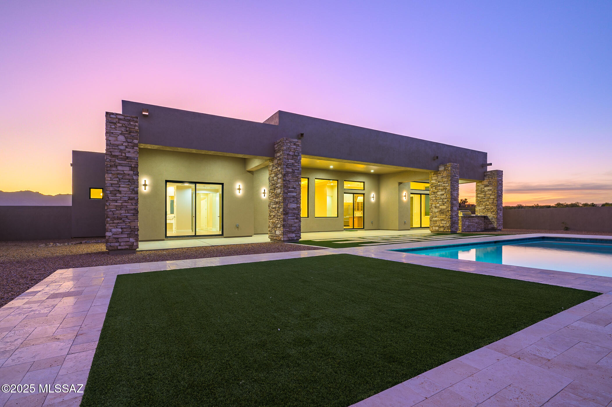 Las Rocas - Residential