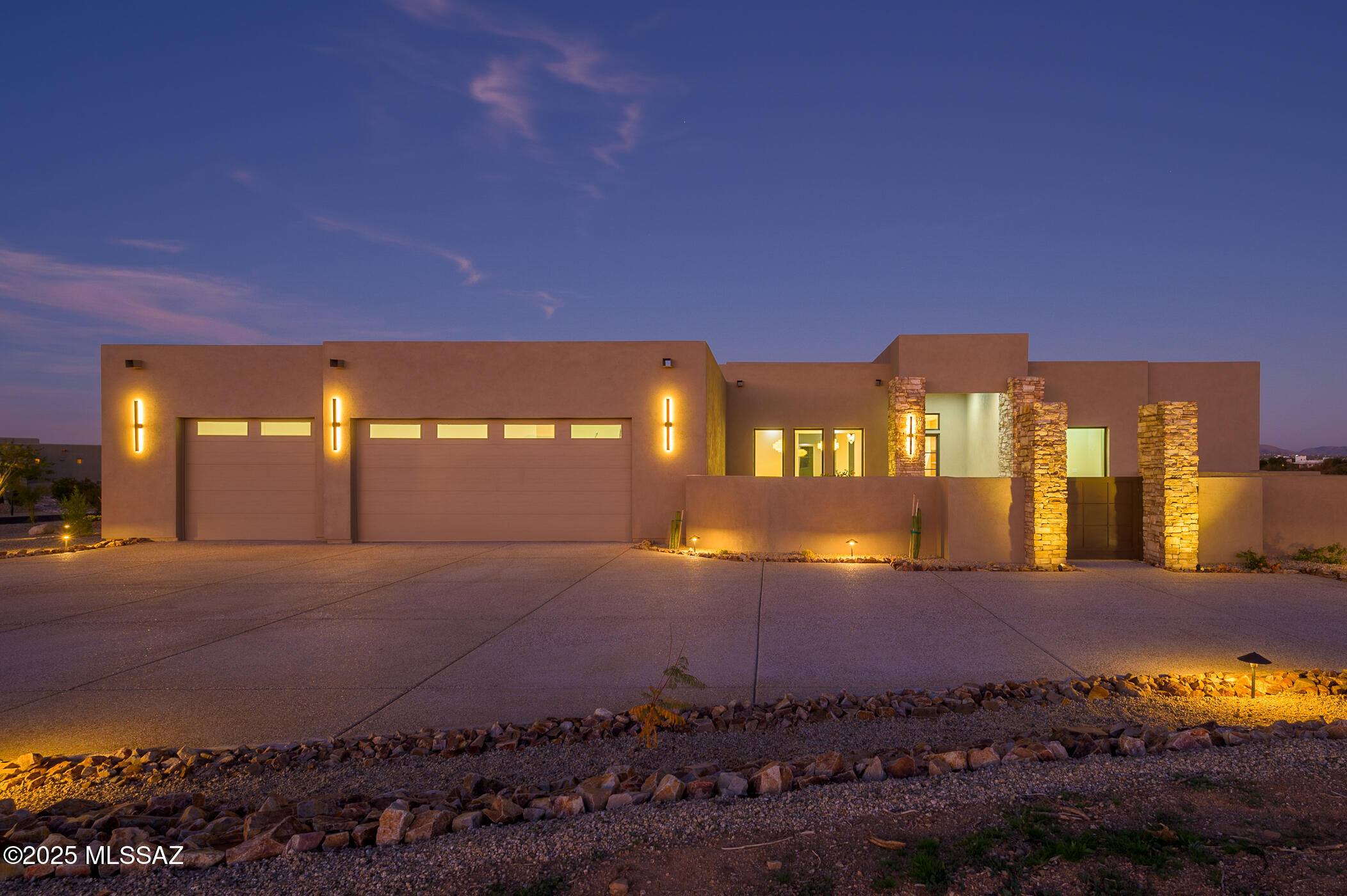 Las Rocas - Residential