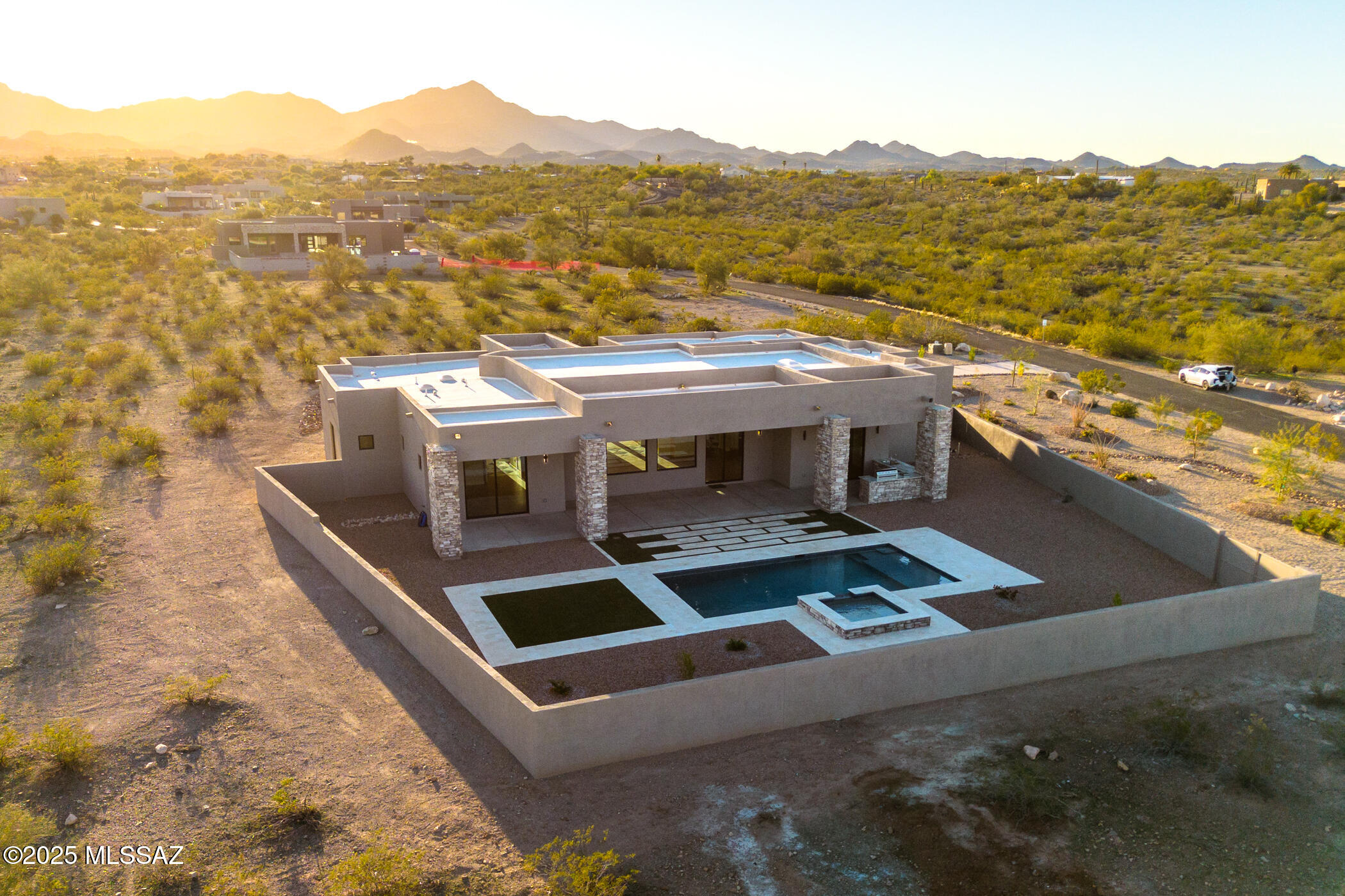 Las Rocas - Residential