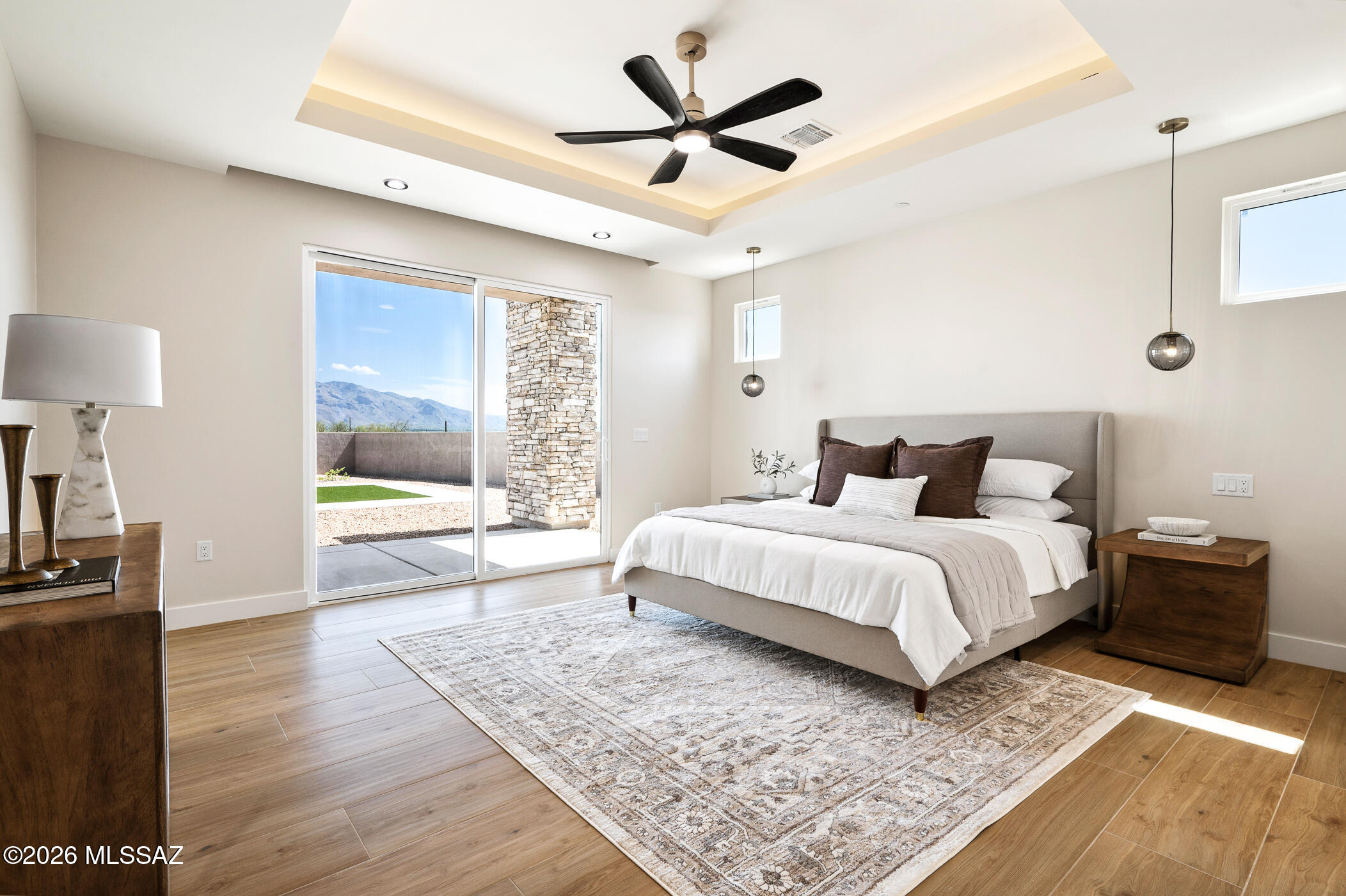 Las Rocas - Residential