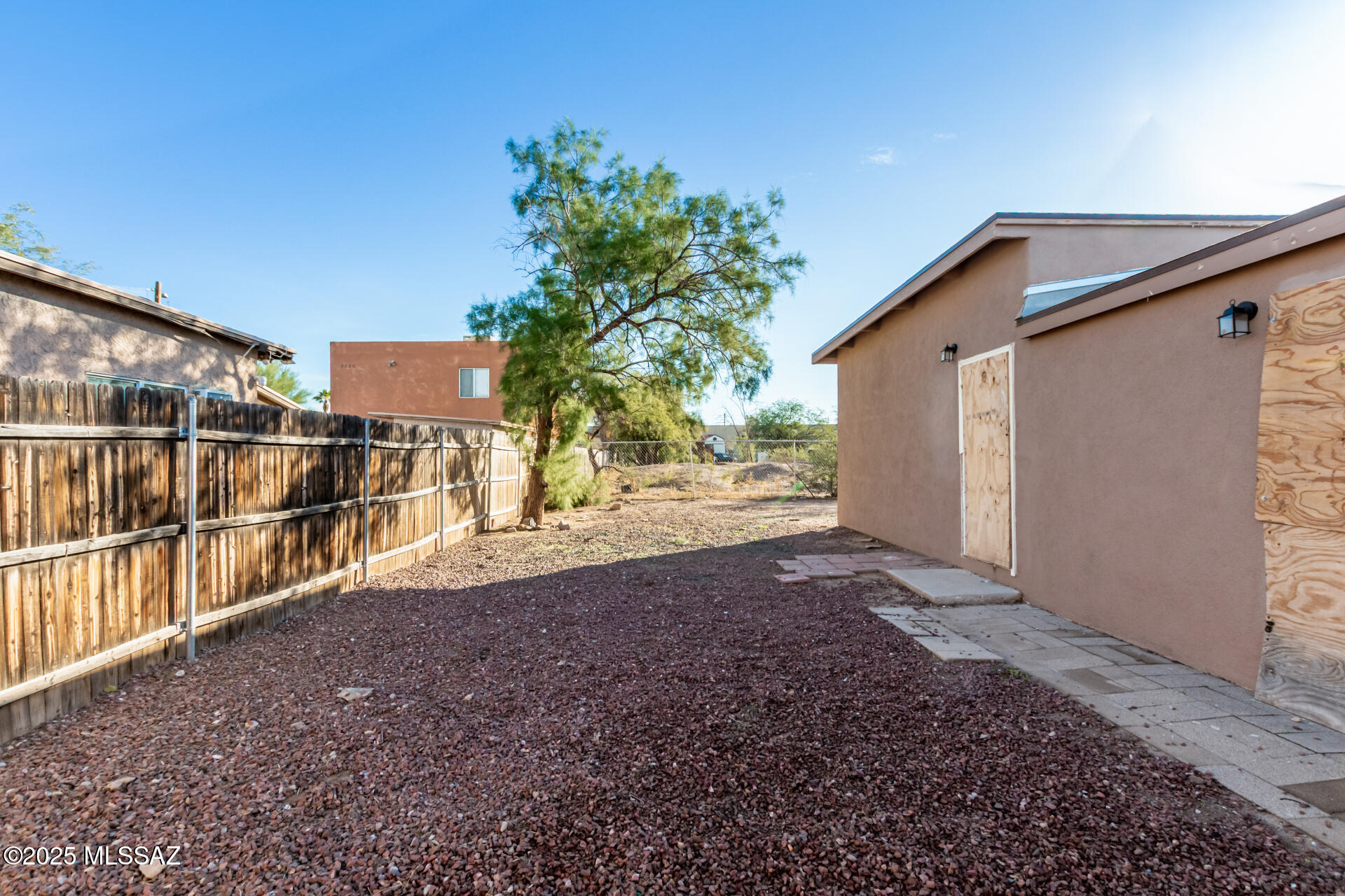 3306 N Los Altos Avenue