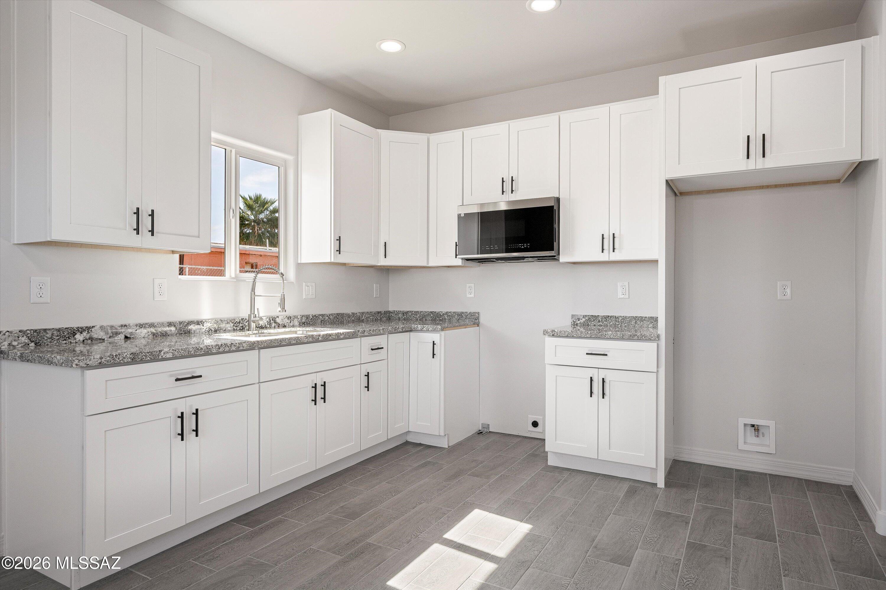 Los Ranchitos - Residential Lease