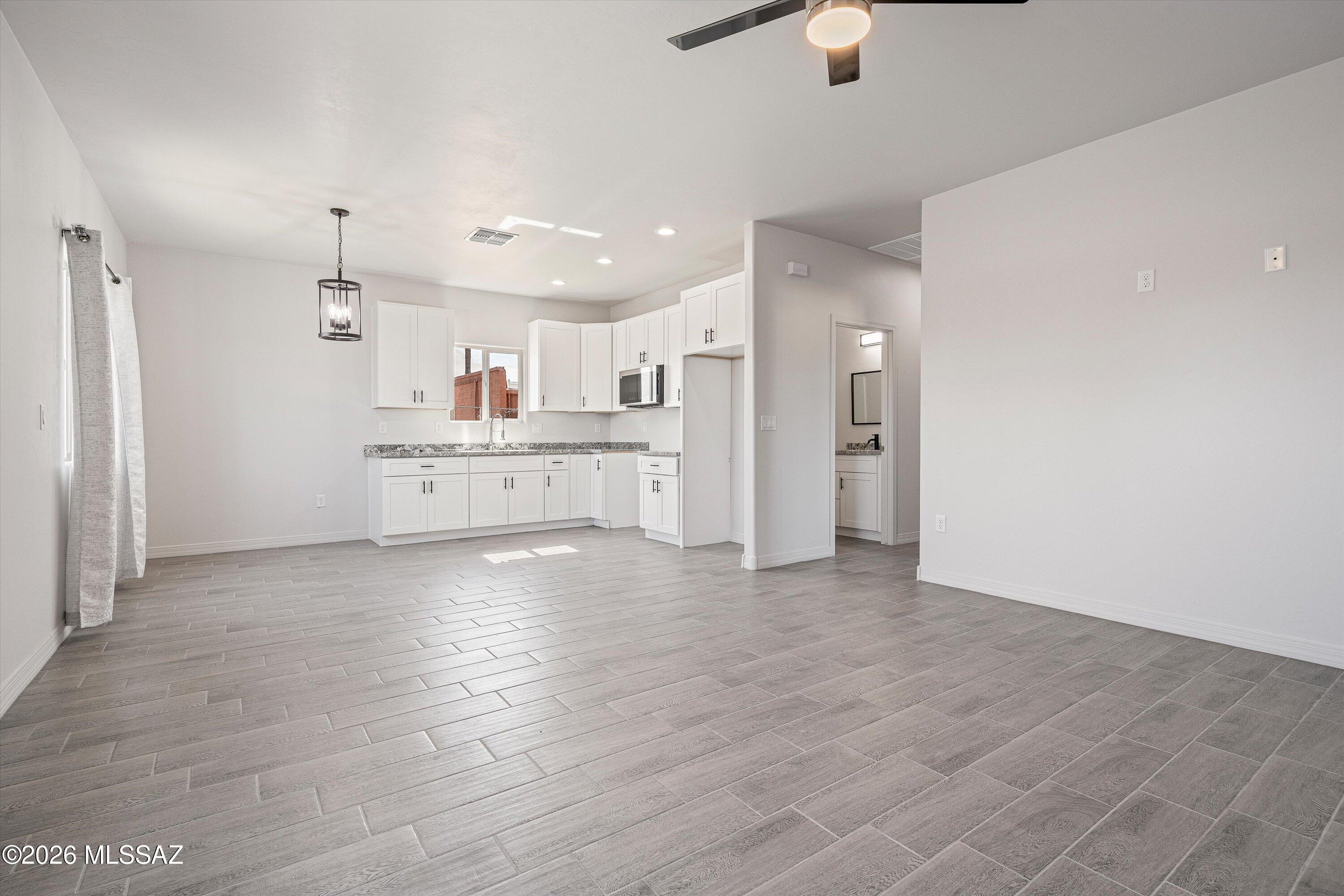 Los Ranchitos - Residential Lease