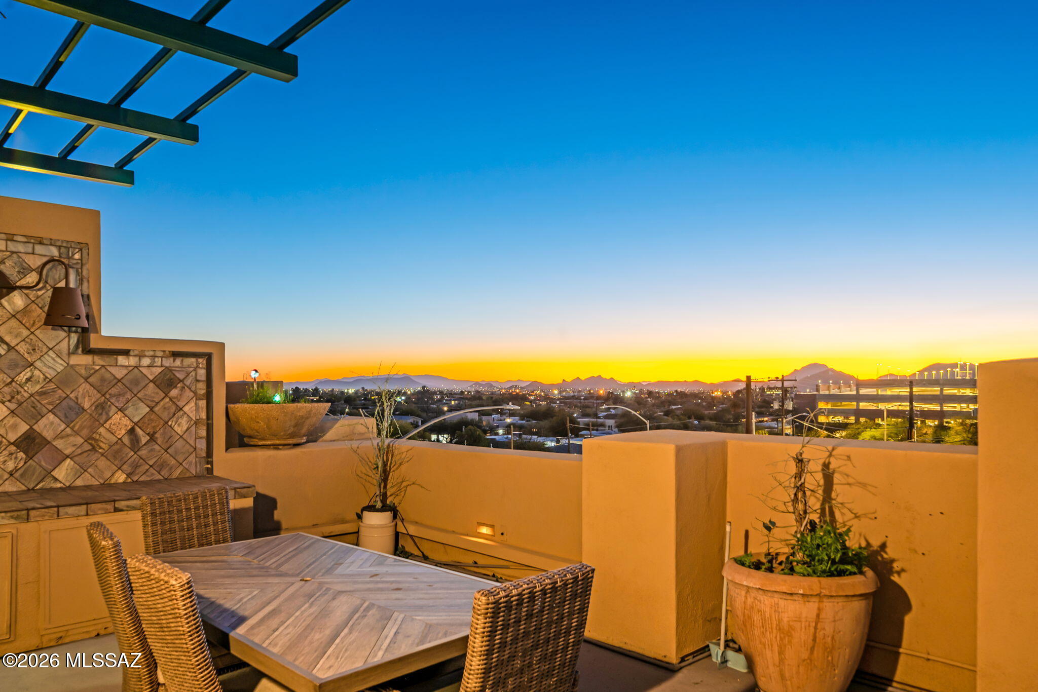 446 N Campbell Avenue UNIT 1304