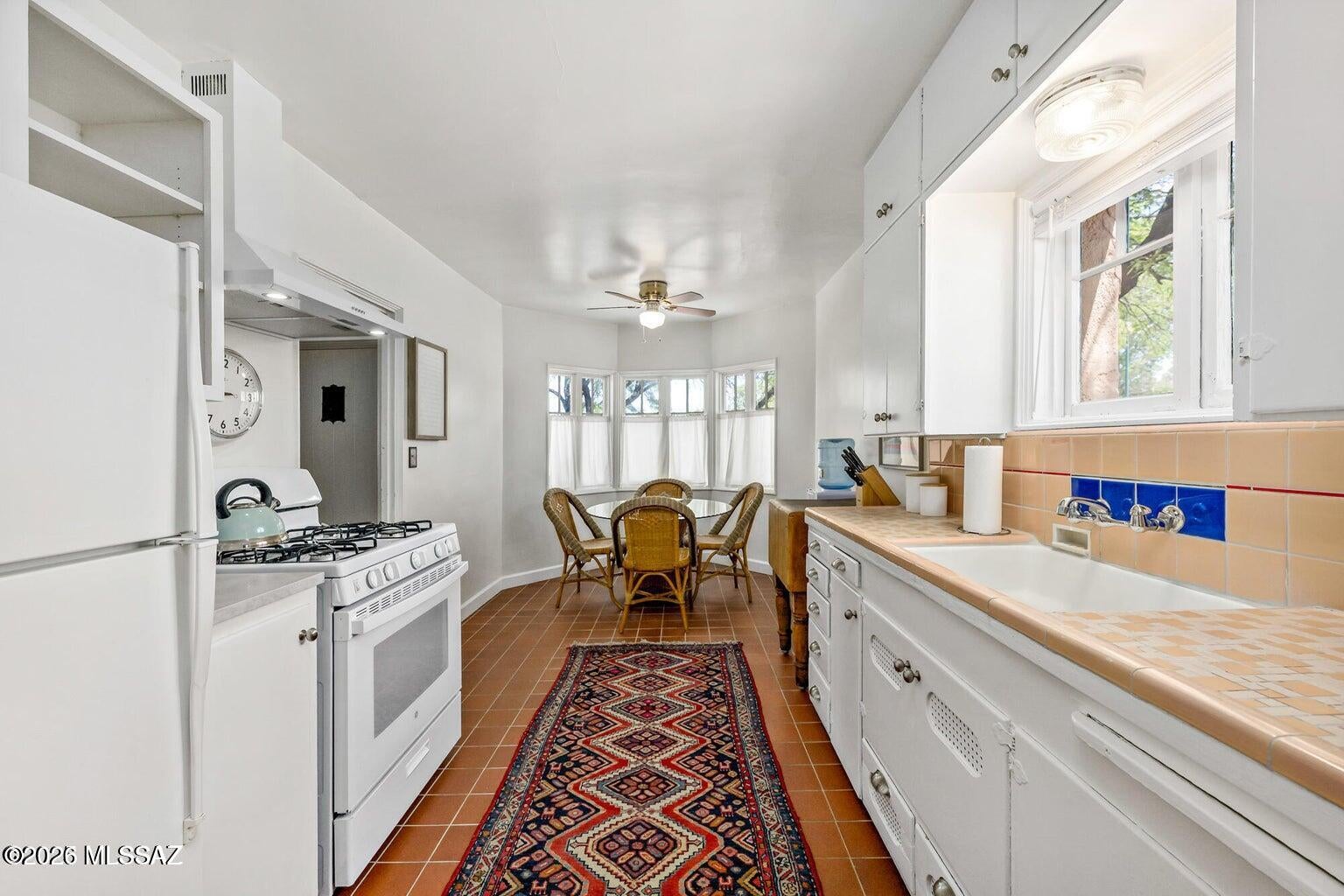 Catalina Poultry Acres NO 2 - Residential Lease