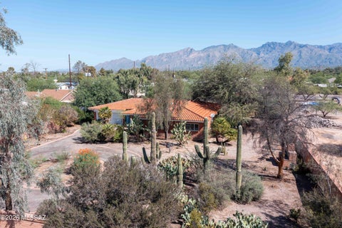 Photo of 1302 N Sahuara Avenue, Tucson, AZ 85712 (MLS # 22621330)