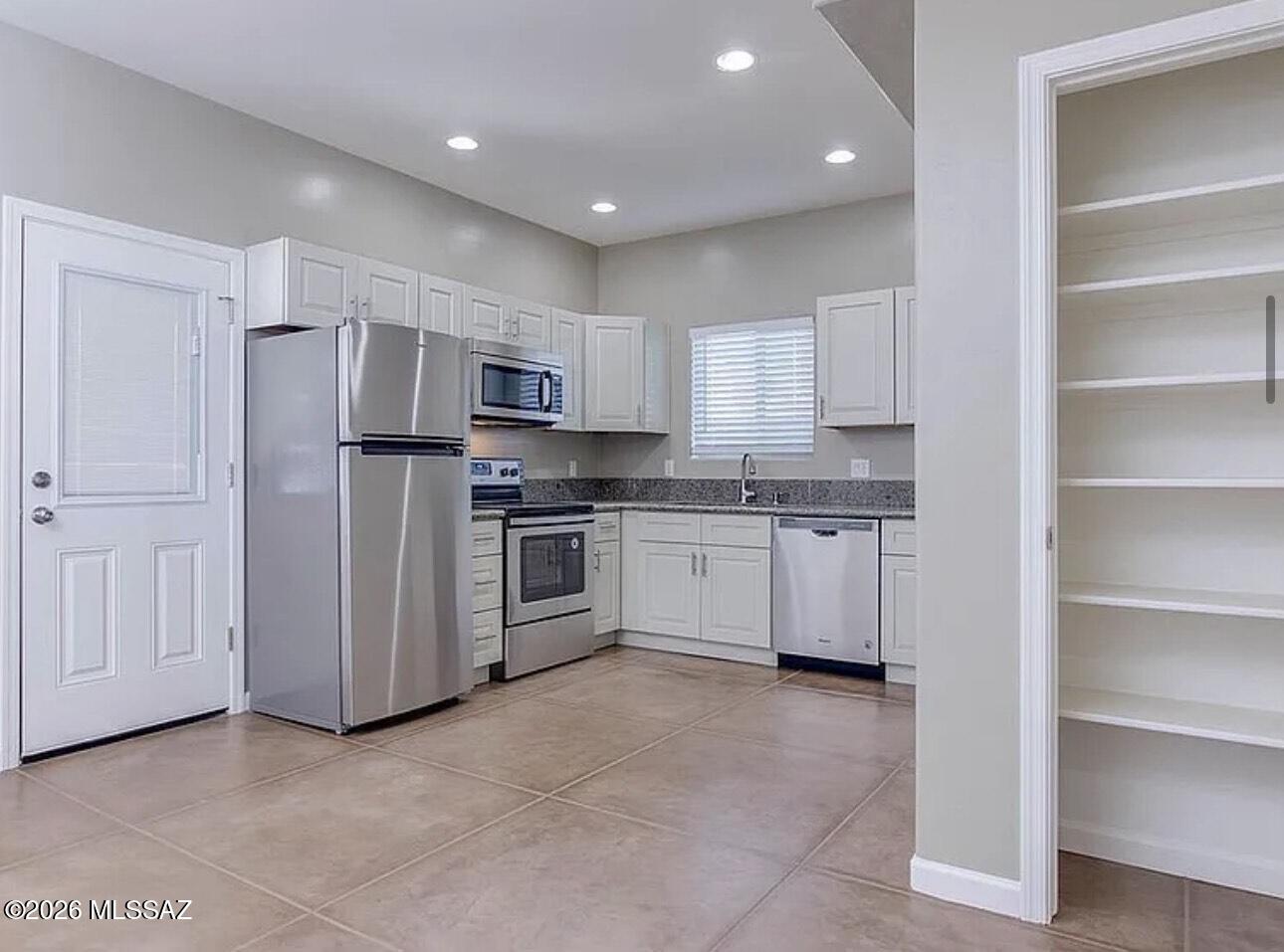 3623 E Bellevue Street