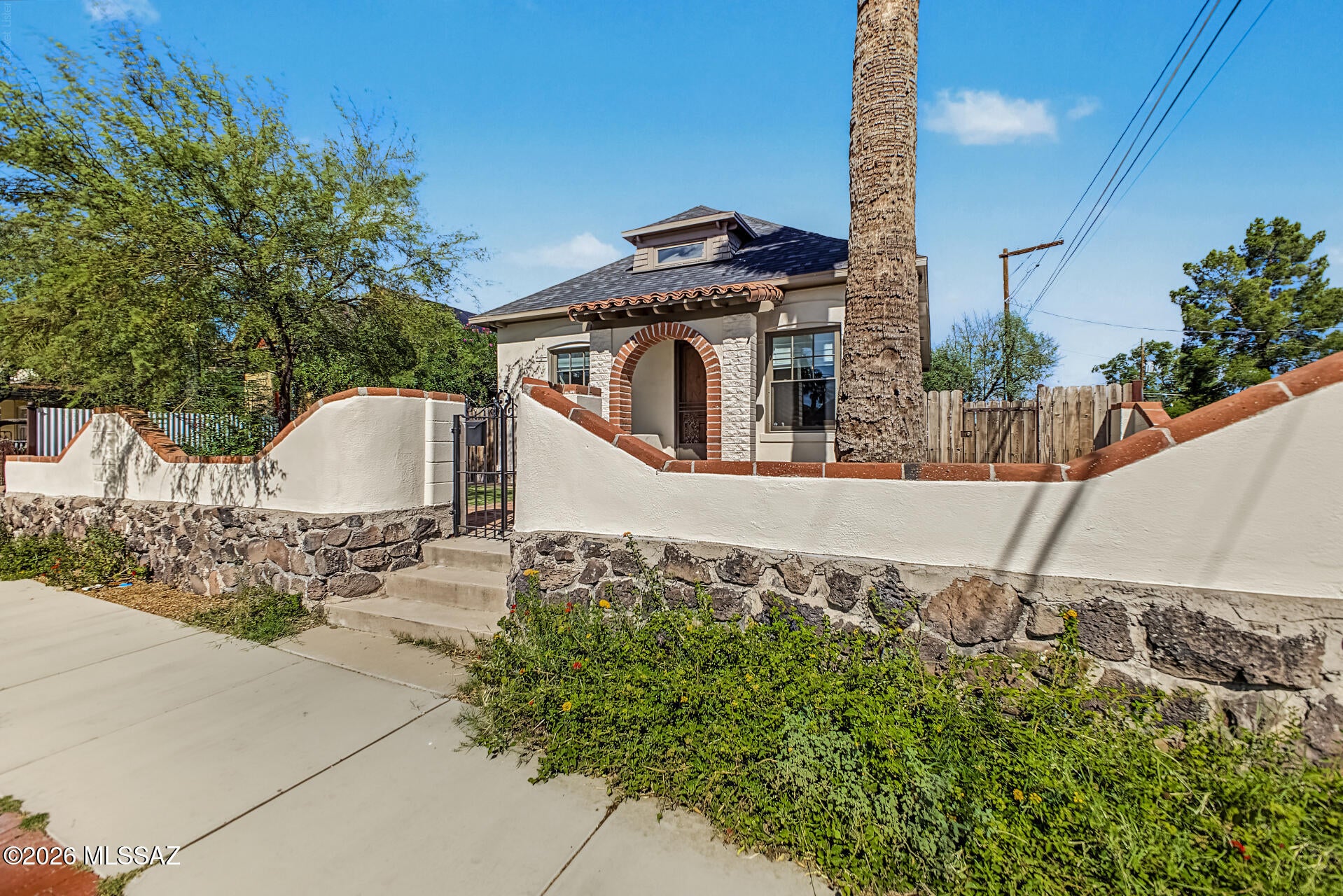215 E University Boulevard