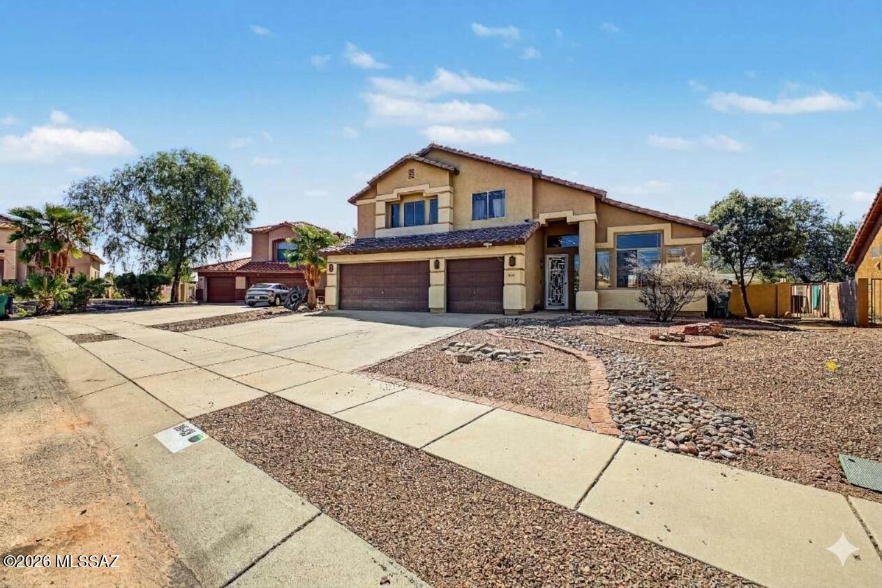 8649 N Ahwatukee Way