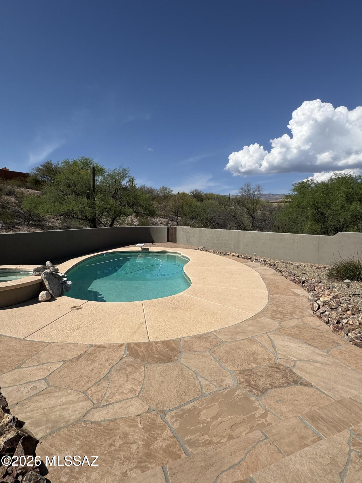 2553 N Redington Place