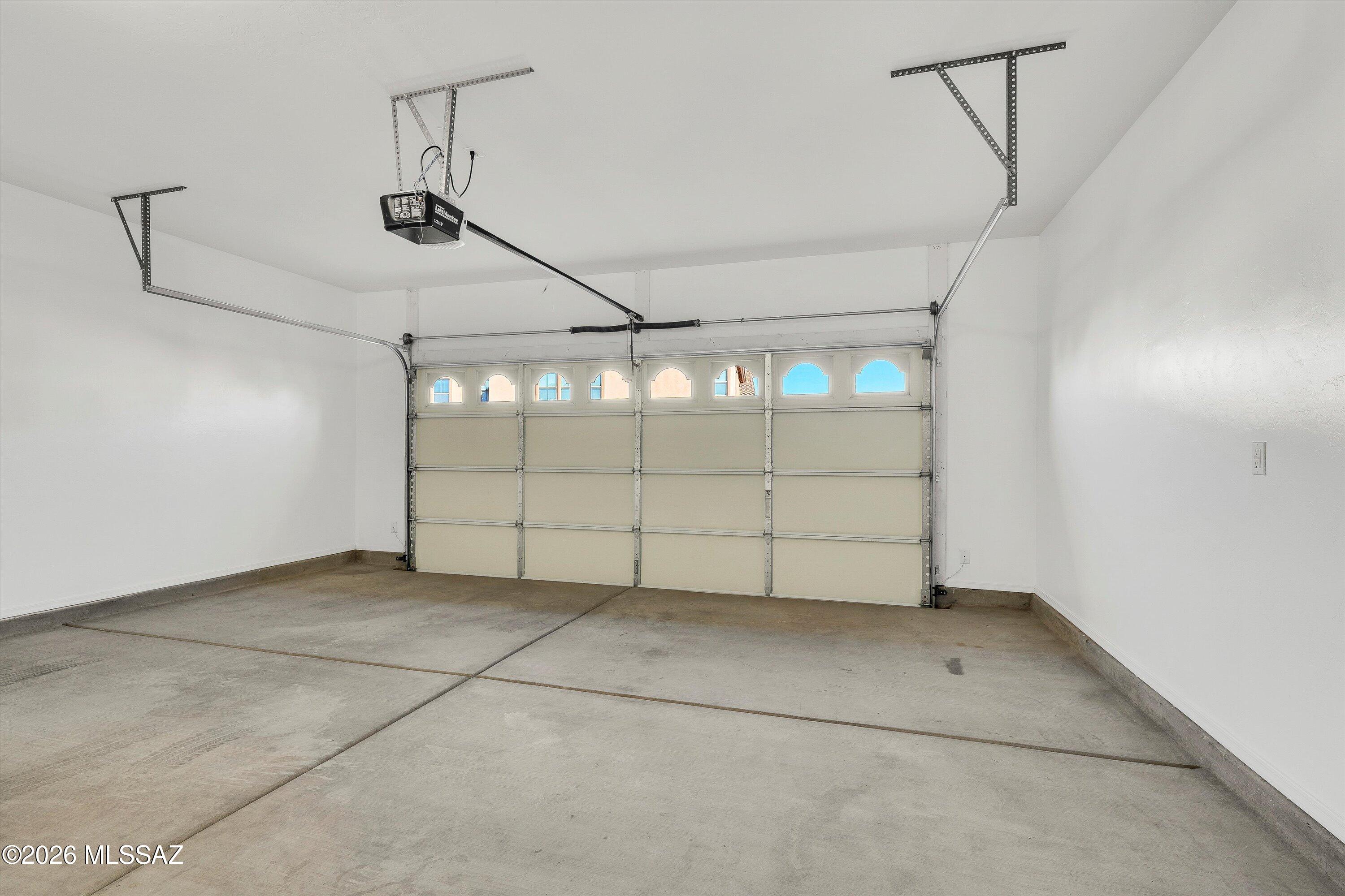 Lago Sereno (1-99) - Residential