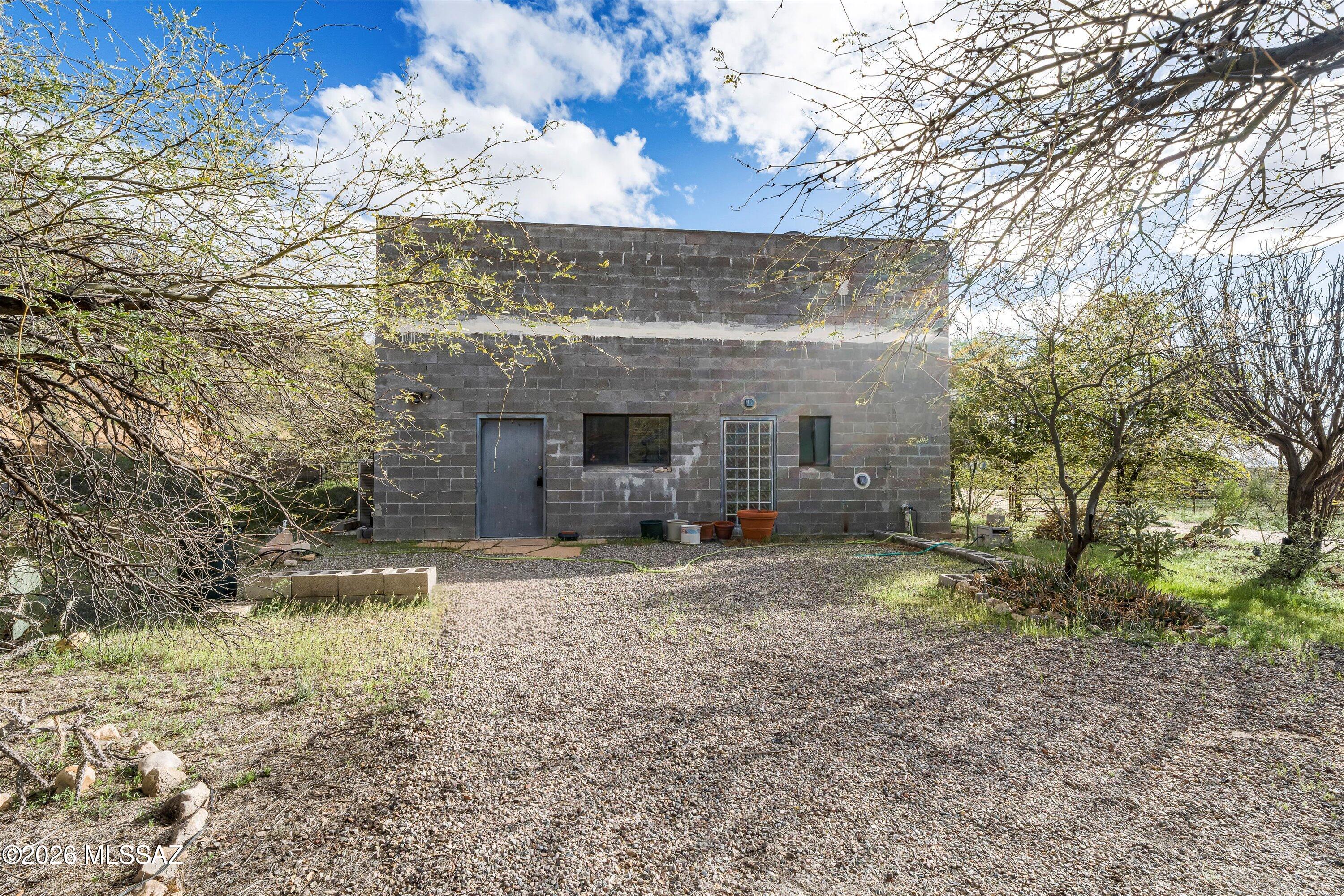 40121 S Santa Fe Trail