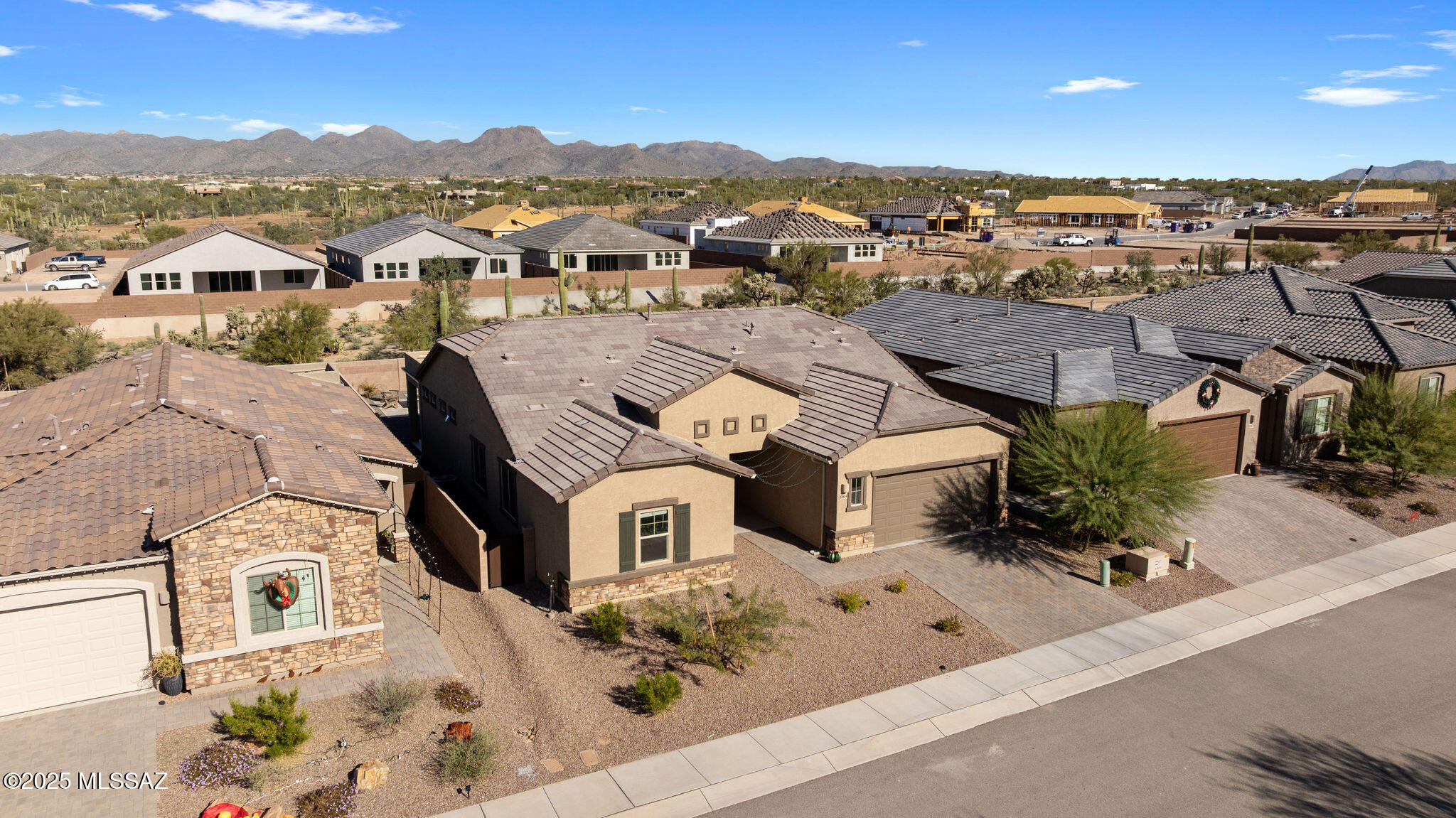 10869 N Stonebridge Drive